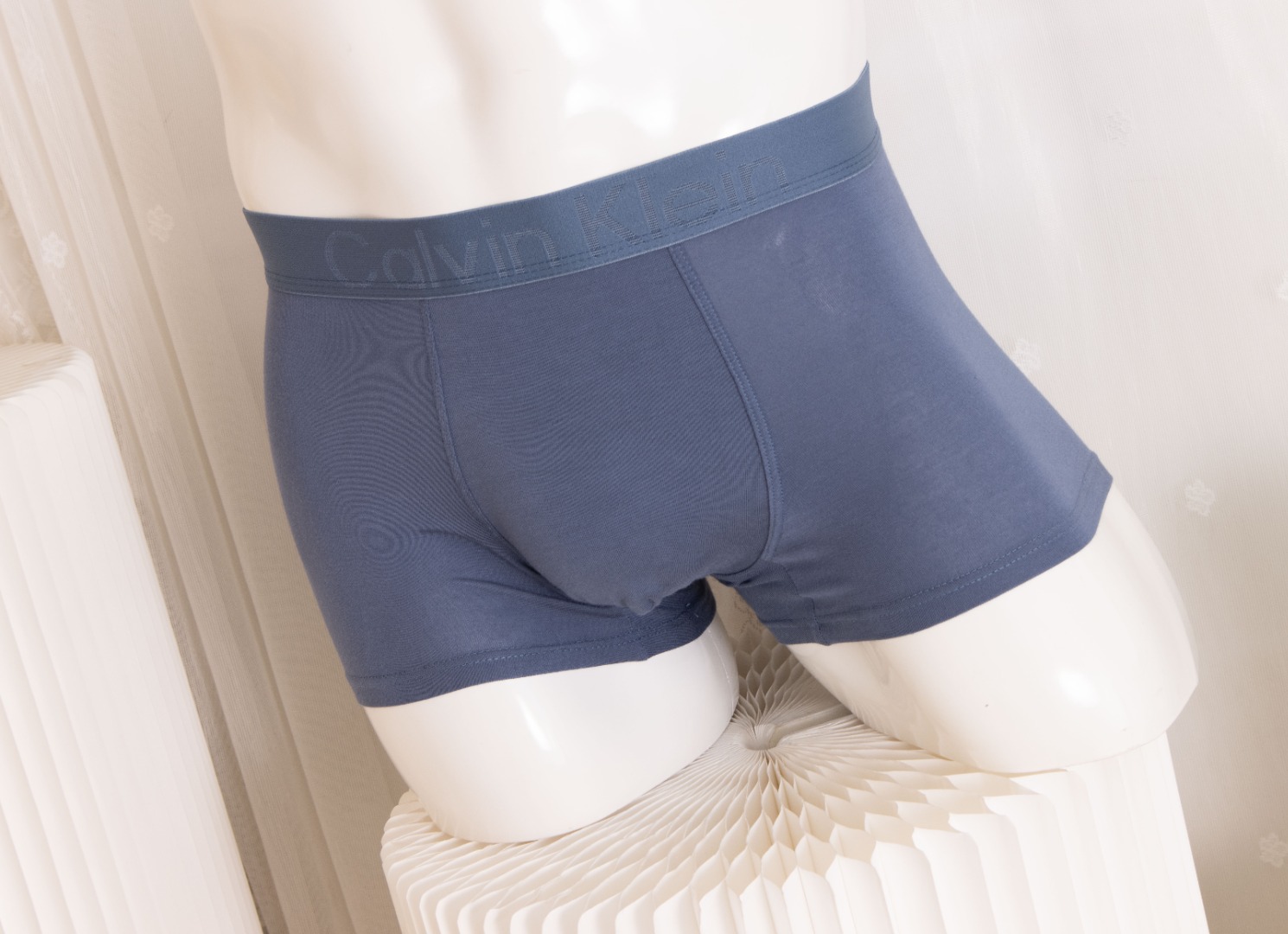 CK 男士内裤三条装 冬日来袭，保暖从贴身开始！莫代尔面料，温暖呵护你的每一寸肌肤。选择品质，享受冬日的