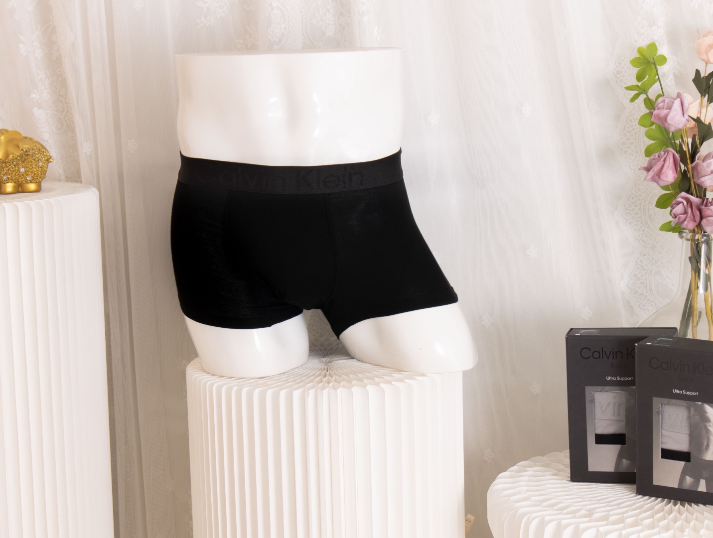 CK 男士内裤三条装 冬日来袭，保暖从贴身开始！莫代尔面料，温暖呵护你的每一寸肌肤。选择品质，享受冬日的