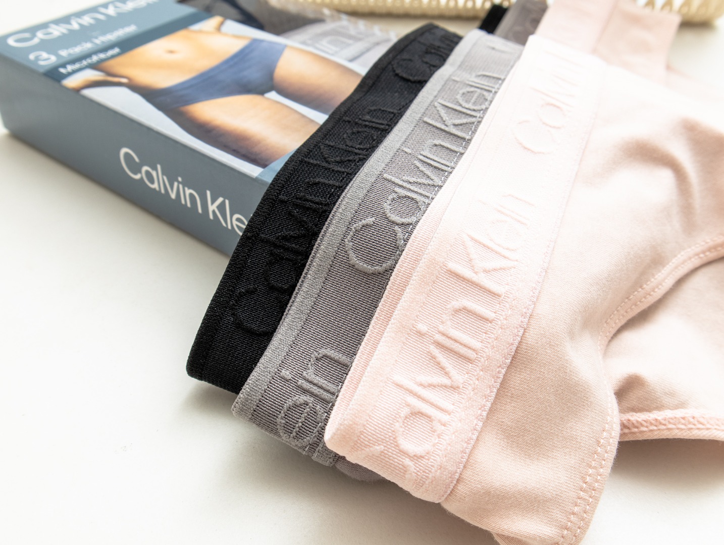 CK新品Calvin kiein抗菌女三角性感女神三条装 演绎极简主义 CK的极简高级是与生俱来的无需多