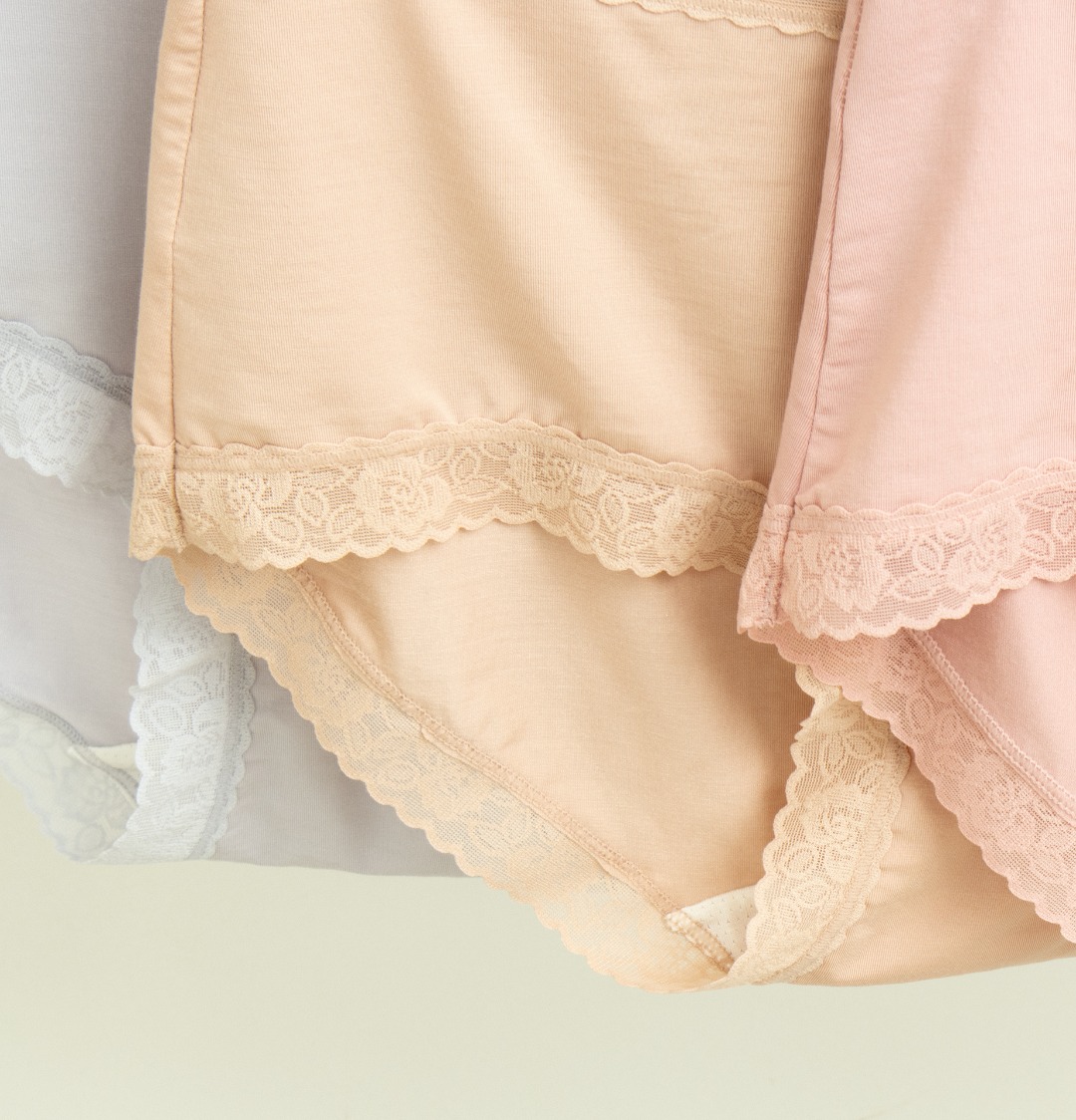 原单舒雅女士内裤三条装能够做到持续凉感不是那种添加了凉感助剂，会被洗掉的凉!穿起来就好像带了随身小空调一