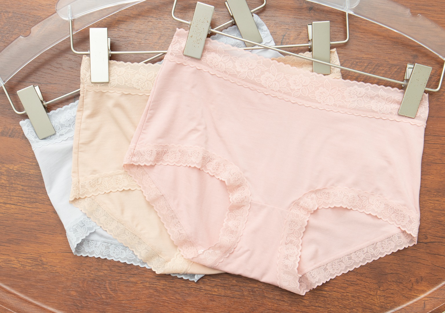 原单舒雅女士内裤桑蚕丝中腰包臀女士内裤 非常透气 丝丝滑滑双层真丝底裆 细腻吸湿