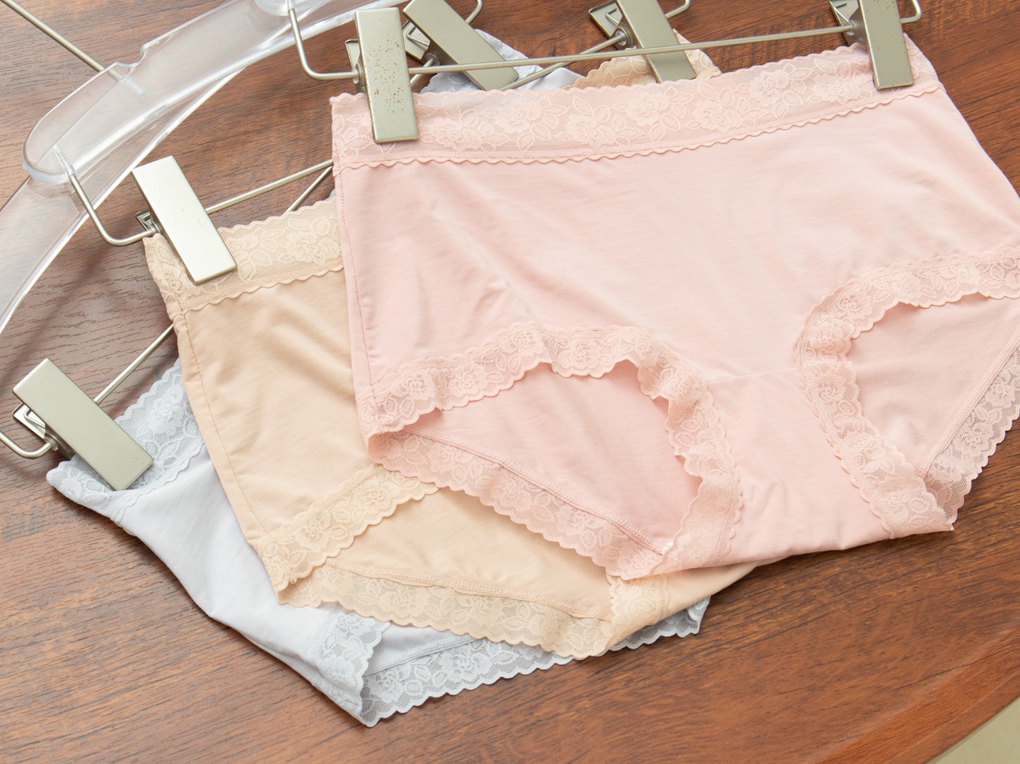 原单舒雅女士内裤桑蚕丝中腰包臀女士内裤 非常透气 丝丝滑滑双层真丝底裆 细腻吸湿