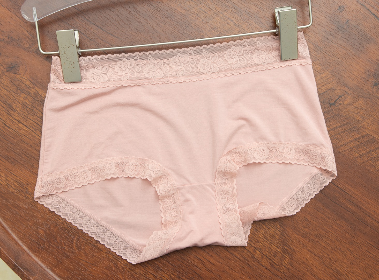 原单舒雅女士内裤桑蚕丝中腰包臀女士内裤 非常透气 丝丝滑滑双层真丝底裆 细腻吸湿