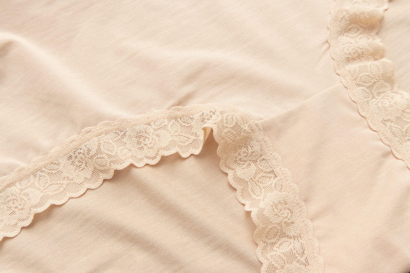 原单舒雅女士内裤桑蚕丝中腰包臀女士内裤 非常透气 丝丝滑滑双层真丝底裆 细腻吸湿