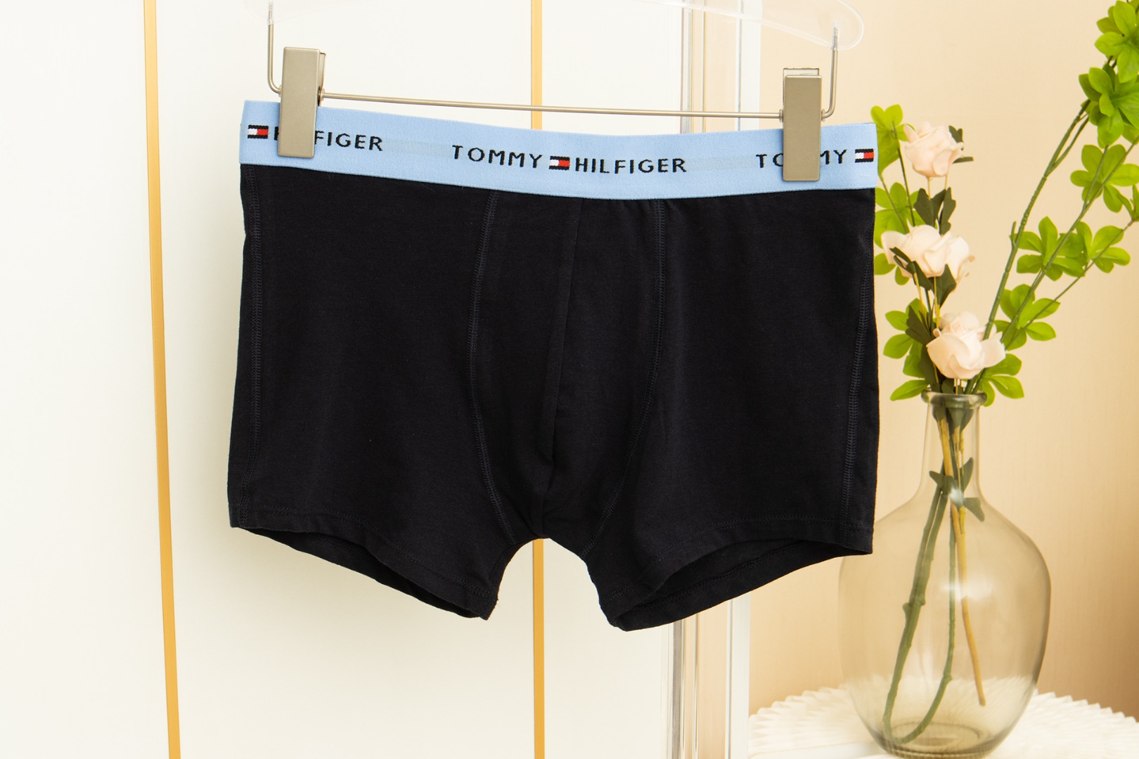 新款Tommy汤米男士纯棉礼盒内裤只为更好的品质。手感更加细腻，纤维更长，柔滑的肌肤触感与富有光泽的质感