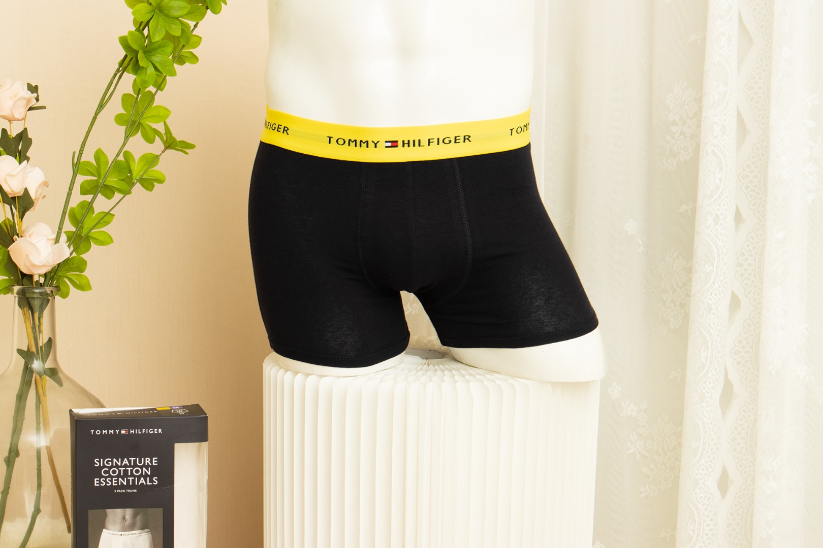 汤米男士内裤三条装，全部原盒装，上身穿着舒适柔软透气!主面料是超细超柔的，全身吸汗透气舒爽!3D立体裁剪