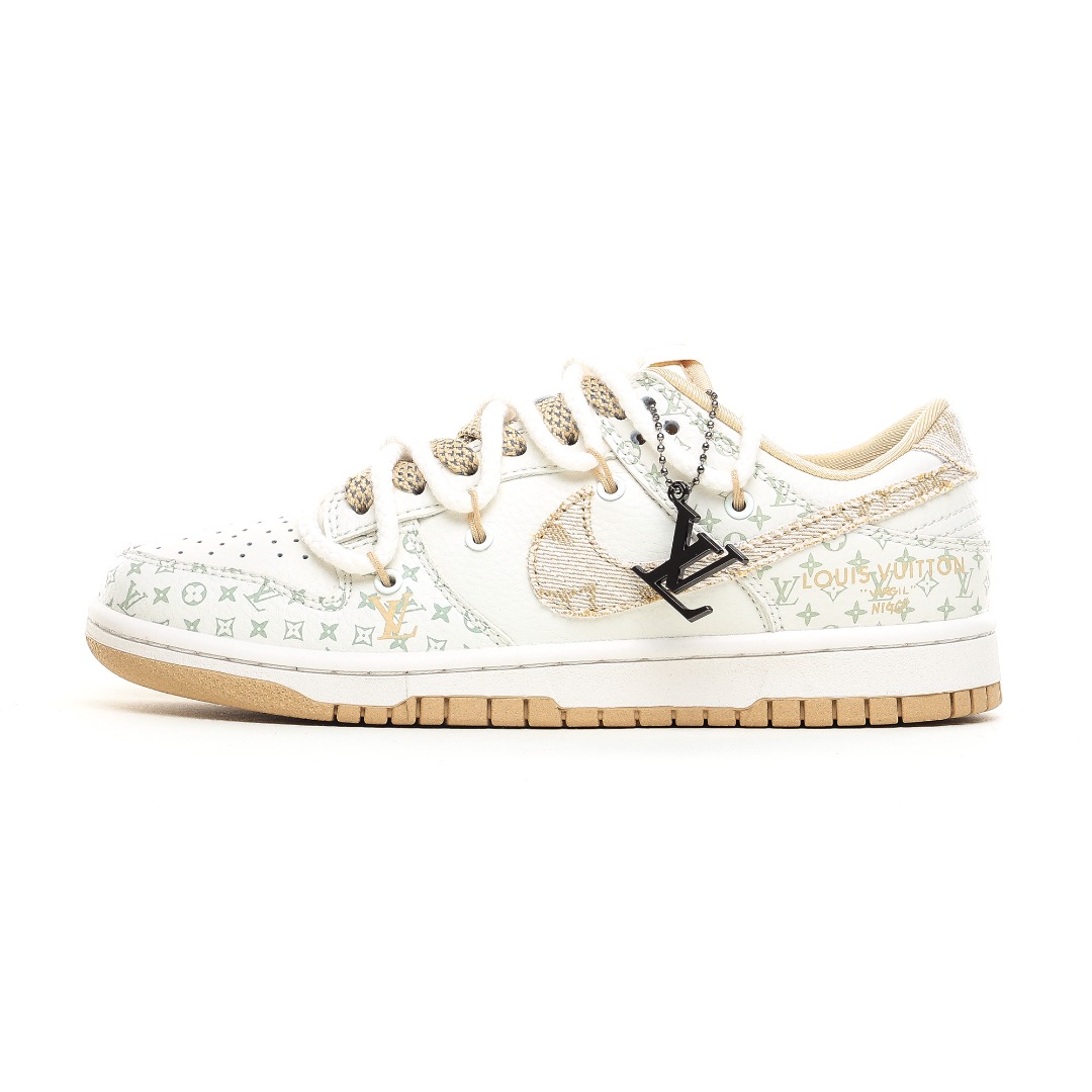 海外爆款限量发售！公司级 Nike SB Dunk Low“LV联名——绑带米黄勾” 周年高端定制 低帮休闲板鞋 定制鞋盒 大厂纯原品质出货 超高清洁度 皮料切割干净无任何毛边 细节完美 货号：SJ9