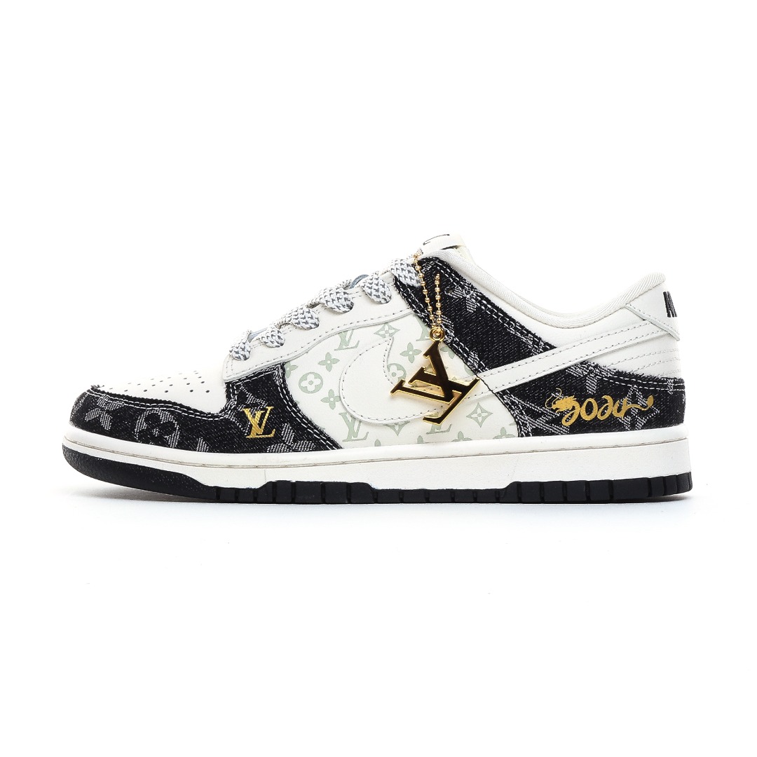 LVLV-辰龙海外官方同步发售，LVLV 联名定制NikeNike Dunk Low 板鞋。意大利头层牛皮与进口猪八革的第一次搭配，鞋底侧边镶嵌上LV名牌凸显尊贵，鞋盒上手绘蓝金色字符9