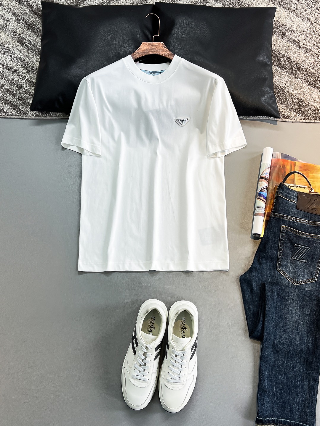 NO:457063,Pu*da 2025ss latest short-sleeved T-shirt, original logo, customized fabric, soft feel, comfortable to wear, fine workmanship. The upper body effect is invincible and handsome, 7 colors. S-2XL, T-shirt,tees, t-shirt,alexander wang19860909普*达 2025ss最新款短袖T恤,原标 定制面料,手感柔软,穿着舒适,做工精细.上身效果无敌帅气,7色 码数S-2XL,,T-shirt,tees，t-shirt,alexander wang,Men's clothing
