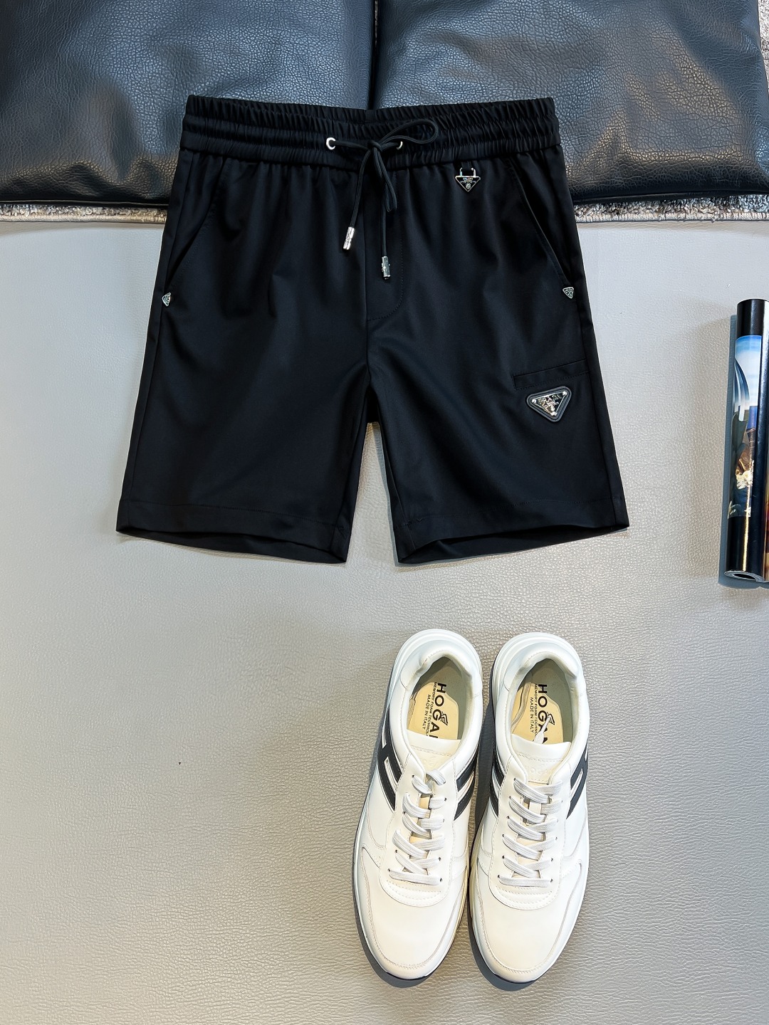 NO:476695,Pr2025 spring and summer latest shorts, top quality, custom fabrics are full of fashion sense, back pocket logo highlights the brand's simplicity, elegant and decent, and can be matched with casual and simple fashion trends, very versatile. Number of code M-3XL, shorts, alexander wang19860909Pr2025春夏最新款短裤,顶级品质,定制面料时尚感十足,后兜Logo凸显品牌简约大方得体,搭配休闲简单时尚潮流可以,十分百搭 码数M-3XL,,shorts,alexander wang,Men's clothing