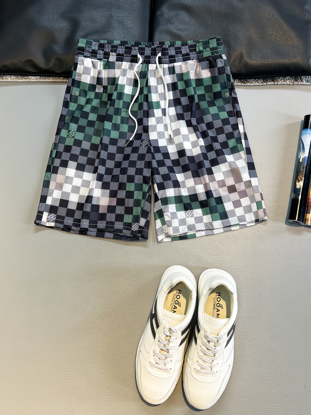 NO:476719,LV Donkey 25SS Spring and Summer New Men's Chess Board Silk Shorts Creative Director's First Men's Clothing Series Pharrell Williams Shine You LV Experimental Space adopts Pharrell pixelated 'Damoflage' design, integrating into the brand 1888 Damier chessboard elements Color as shown in the picture Size M-3XL,,louis vuitton,louis vuitton,louis vuitton,shorts,real silk,alexander wang19860909LV驴家 25SS 春夏新款男款 棋盘真丝短裤 创意总监首个男装系列Pharrell Williams照耀着你 LV实验空间采用Pharrell像素化“Damoflage”设计,融入品牌 1888 Damier棋盘格元素 颜色如图 尺码M-3XL,,louis vuitton,louis vuitton,louis vuitton,shorts,real silk,alexander wang,Men's clothing