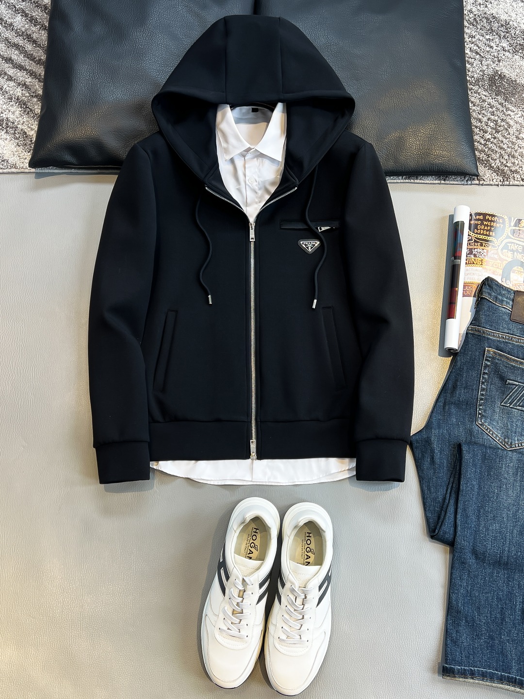   PD 2025早秋男女同款拉链卫衣

舒适轻松运动休闲集一体！经典百搭，打破往年的枯燥乏味更为年轻时