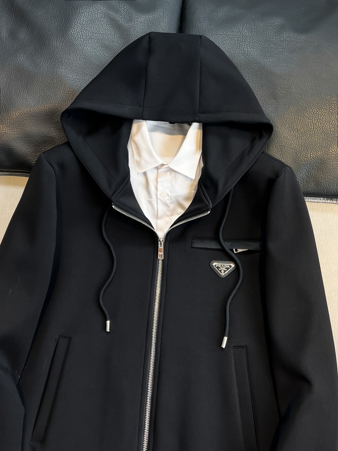   PD 2025早秋男女同款拉链卫衣

舒适轻松运动休闲集一体！经典百搭，打破往年的枯燥乏味更为年轻时