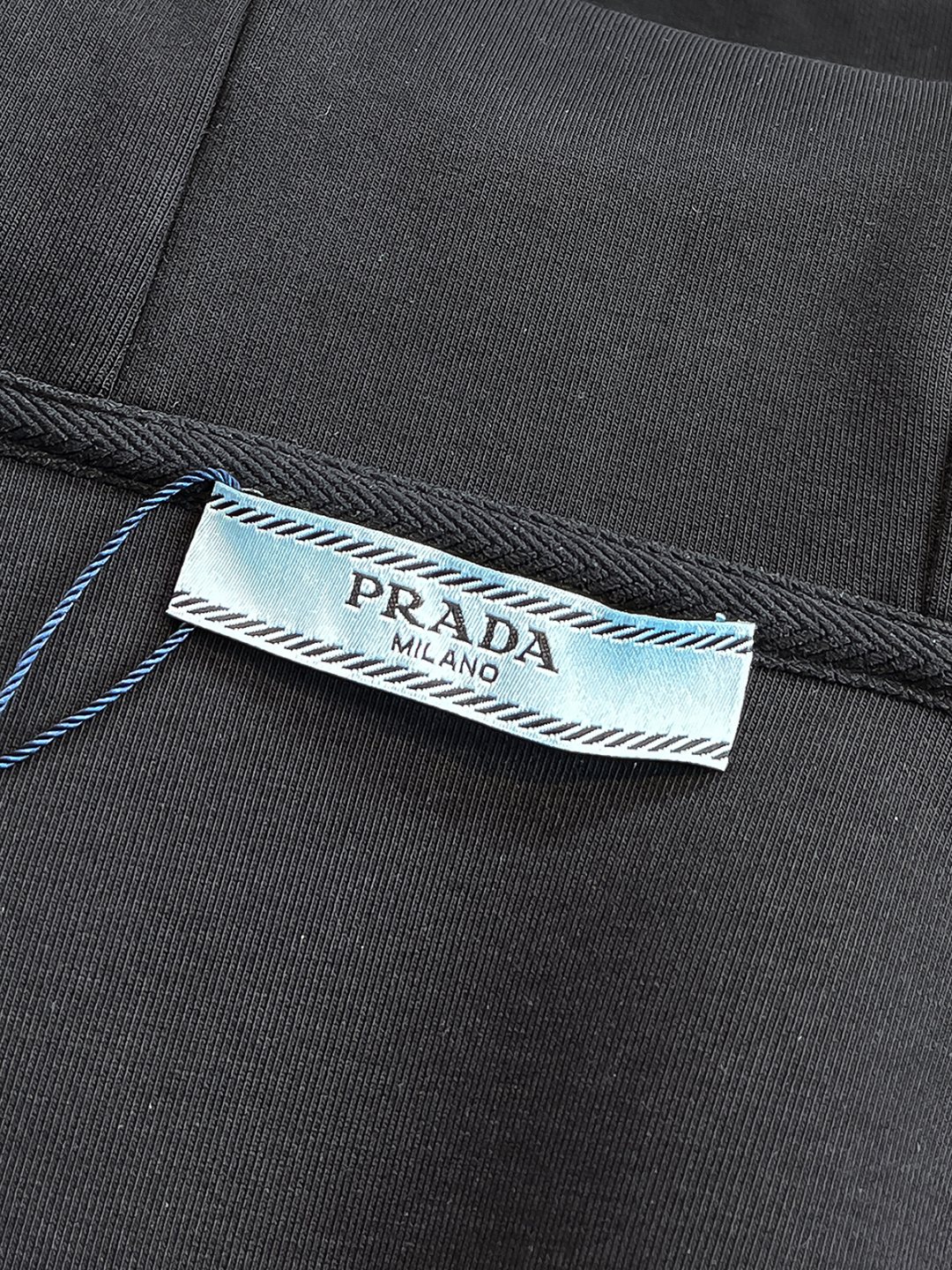   PD 2025早秋男女同款拉链卫衣

舒适轻松运动休闲集一体！经典百搭，打破往年的枯燥乏味更为年轻时