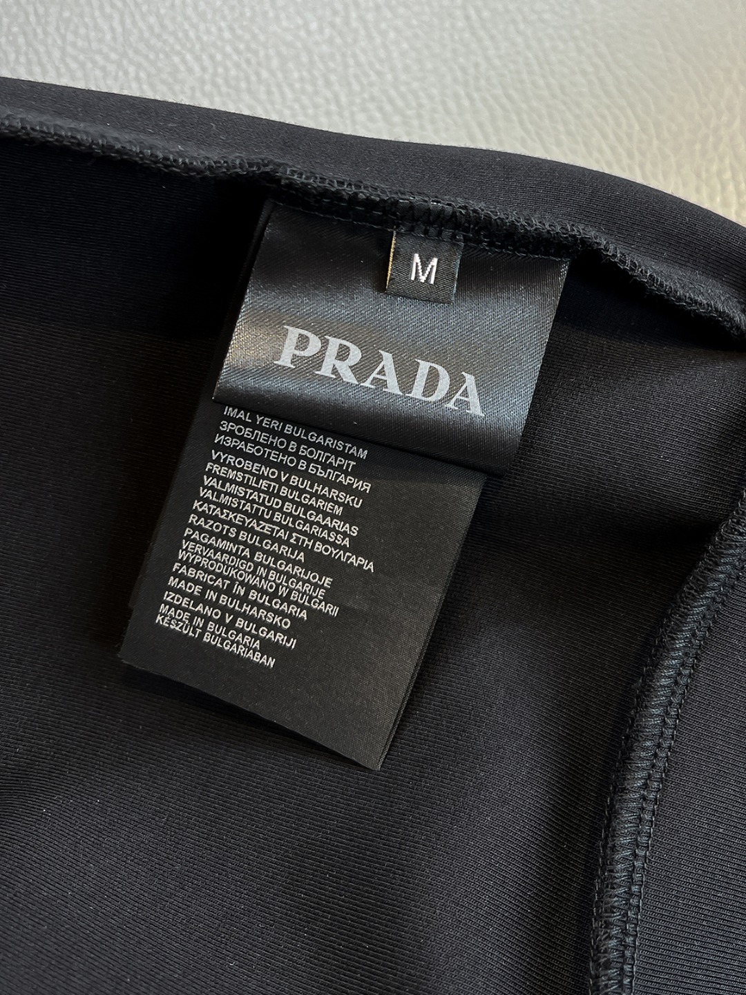   PD 2025早秋男女同款拉链卫衣

舒适轻松运动休闲集一体！经典百搭，打破往年的枯燥乏味更为年轻时