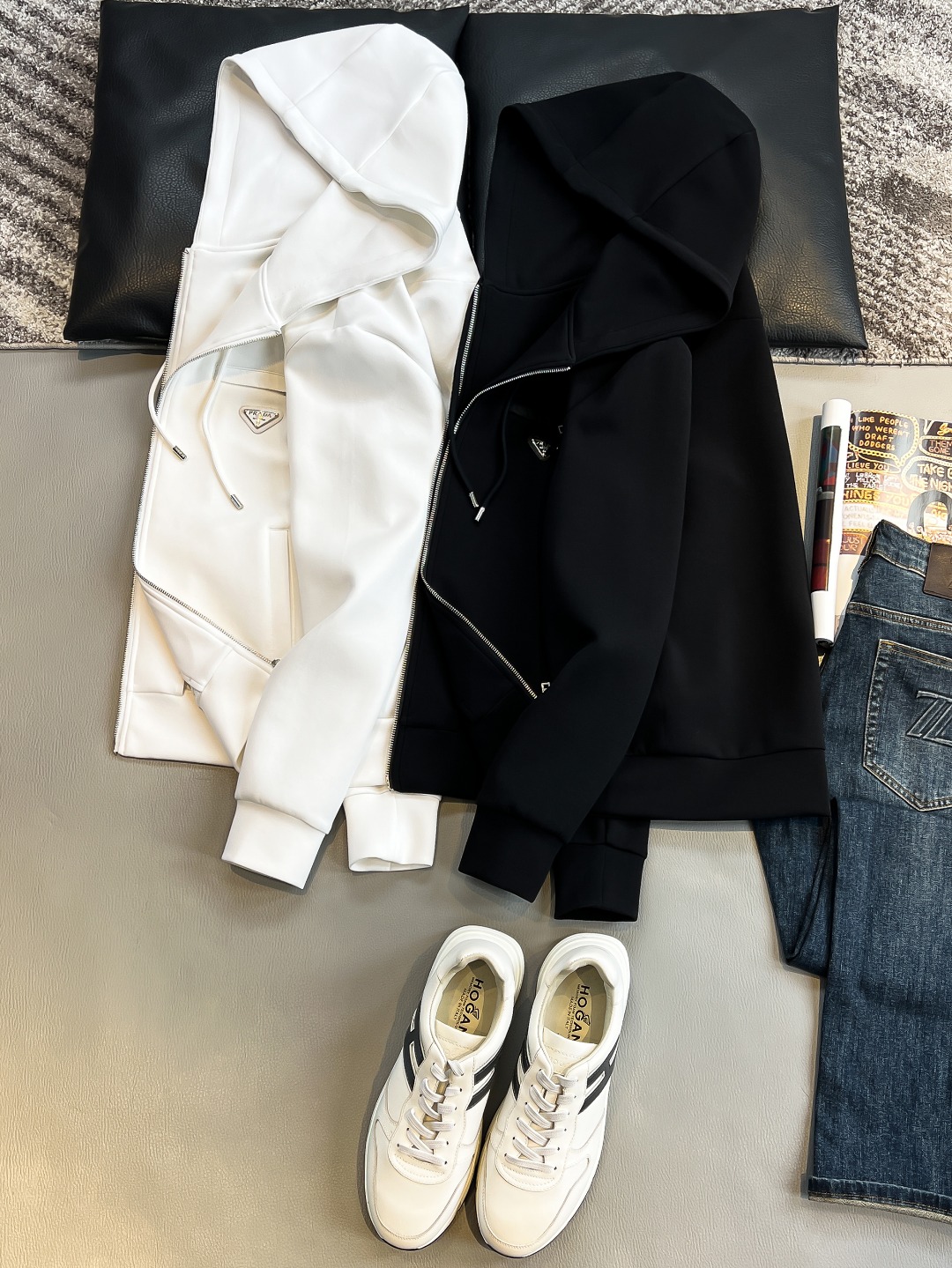   PD 2025早秋男女同款拉链卫衣

舒适轻松运动休闲集一体！经典百搭，打破往年的枯燥乏味更为年轻时