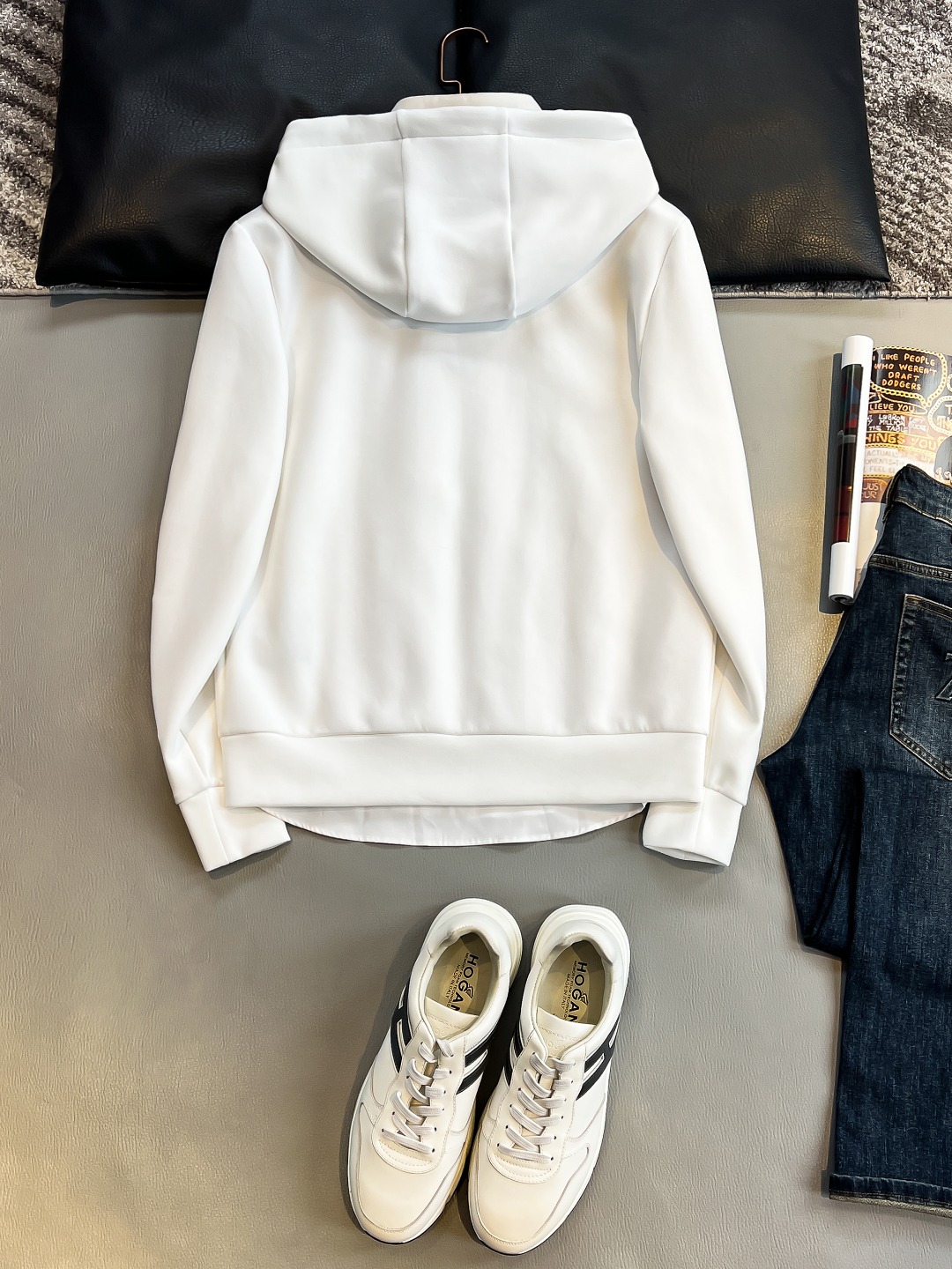   PD 2025早秋男女同款拉链卫衣

舒适轻松运动休闲集一体！经典百搭，打破往年的枯燥乏味更为年轻时