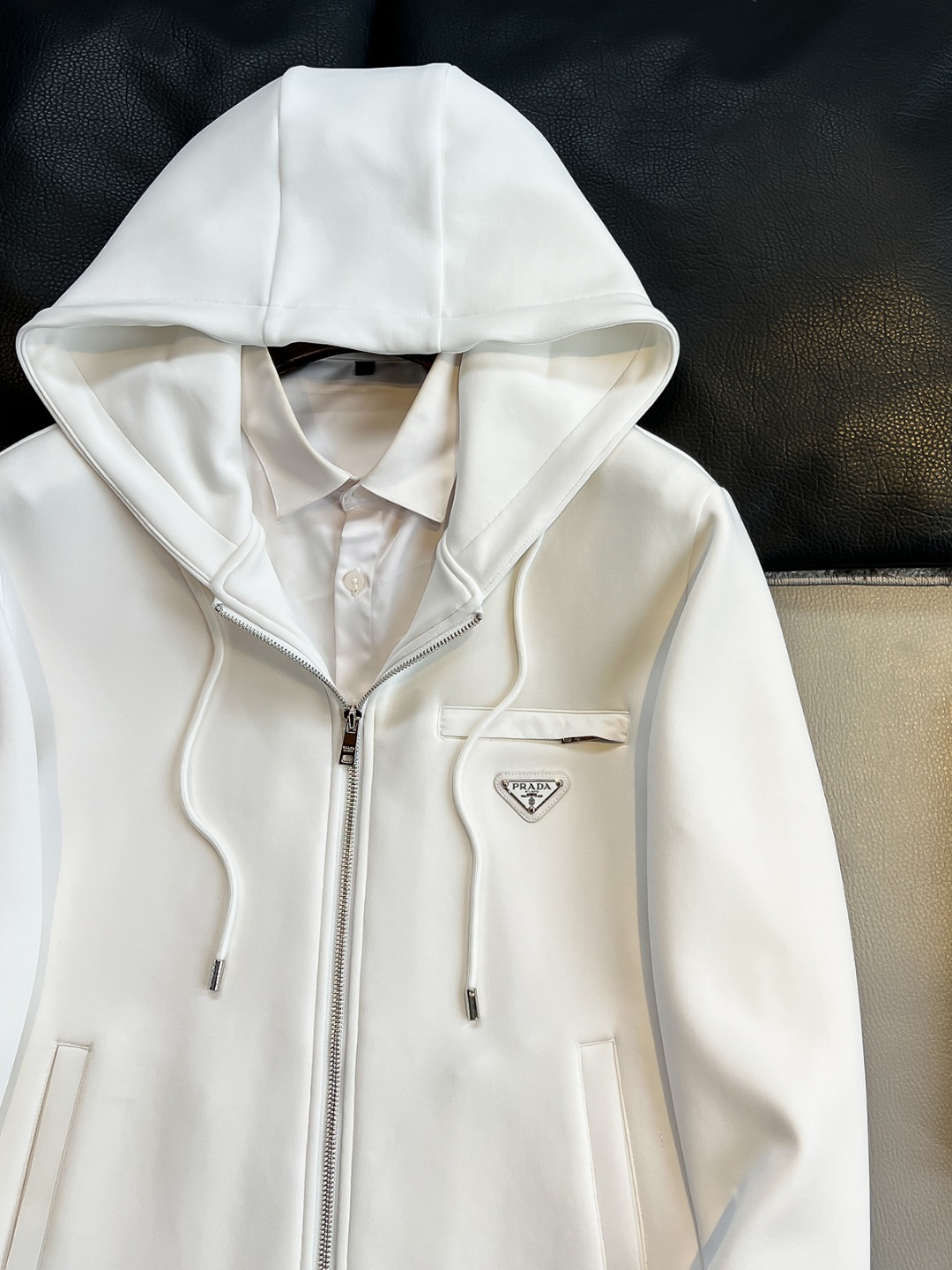   PD 2025早秋男女同款拉链卫衣

舒适轻松运动休闲集一体！经典百搭，打破往年的枯燥乏味更为年轻时