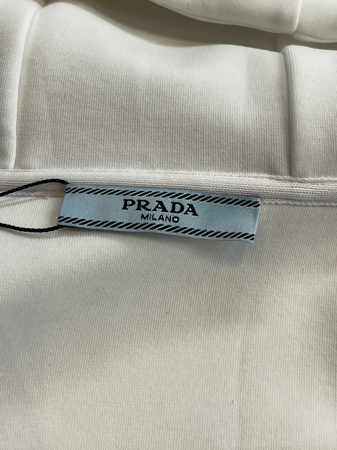   PD 2025早秋男女同款拉链卫衣

舒适轻松运动休闲集一体！经典百搭，打破往年的枯燥乏味更为年轻时