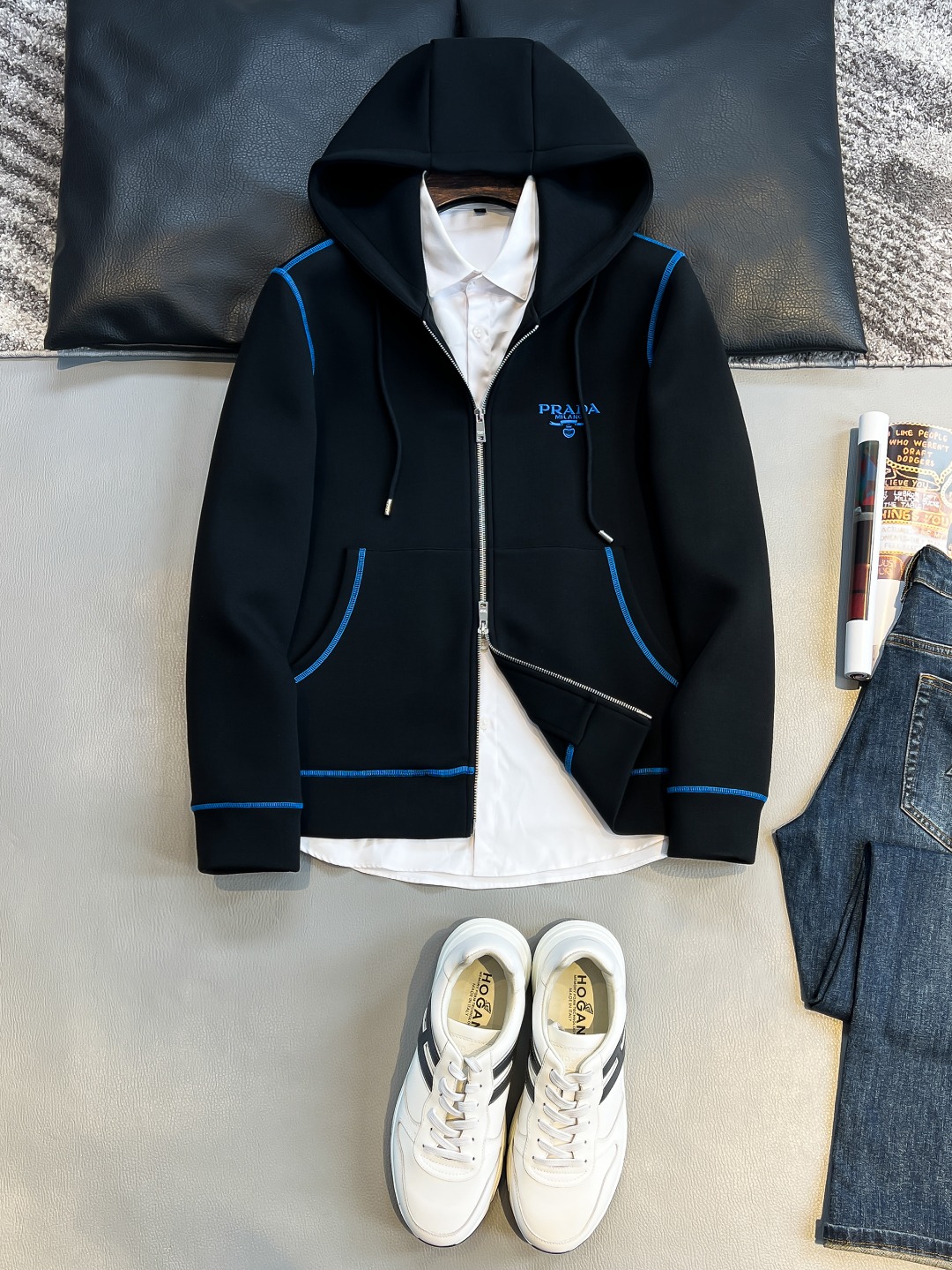   PD 2025早秋男女同款拉链卫衣

舒适轻松运动休闲集一体！经典百搭，打破往年的枯燥乏味更为年轻时