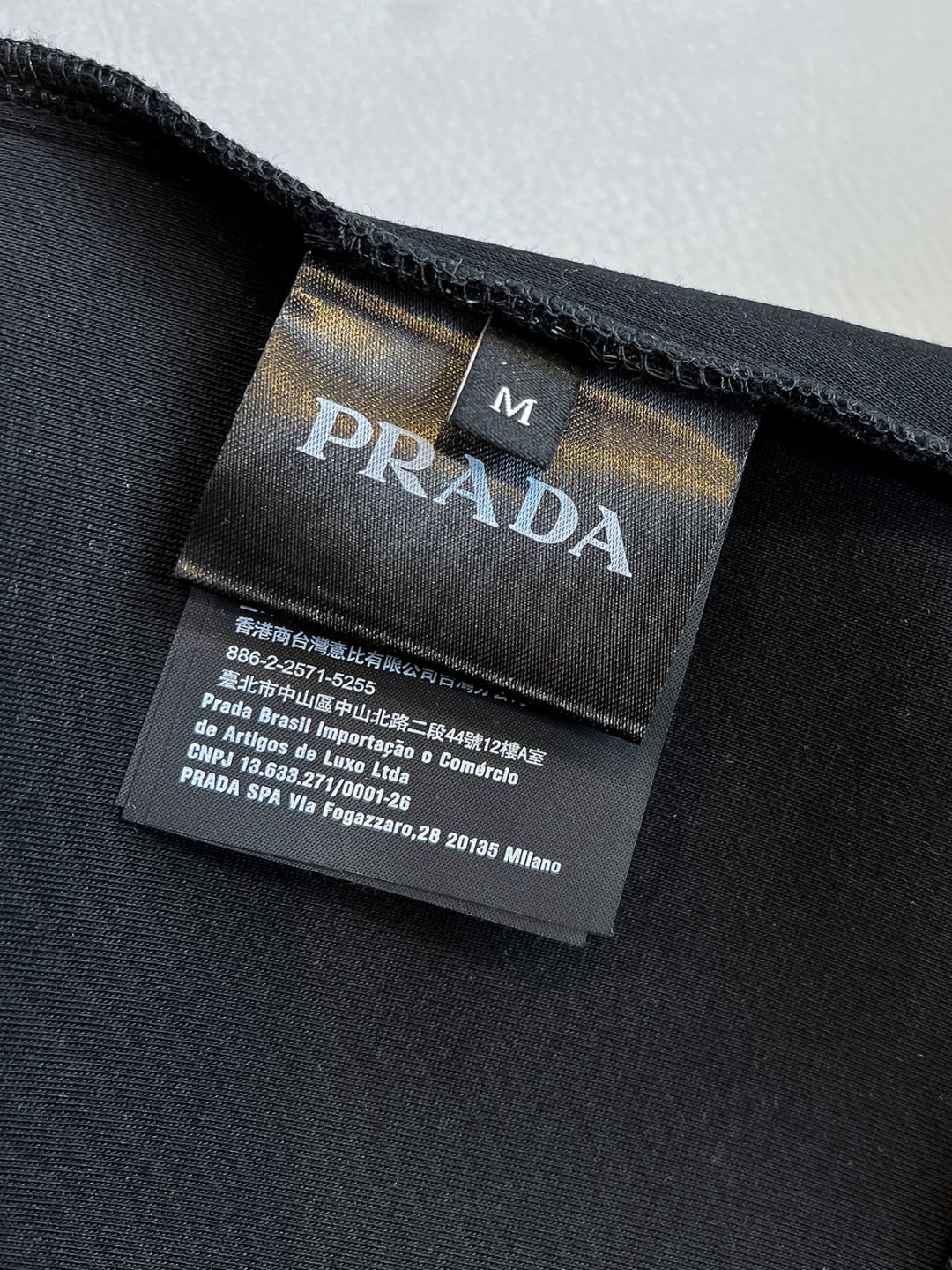   PD 2025早秋男女同款拉链卫衣

舒适轻松运动休闲集一体！经典百搭，打破往年的枯燥乏味更为年轻时