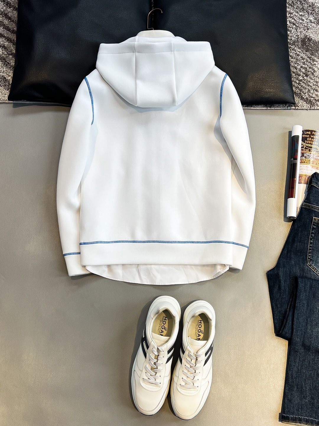   PD 2025早秋男女同款拉链卫衣

舒适轻松运动休闲集一体！经典百搭，打破往年的枯燥乏味更为年轻时