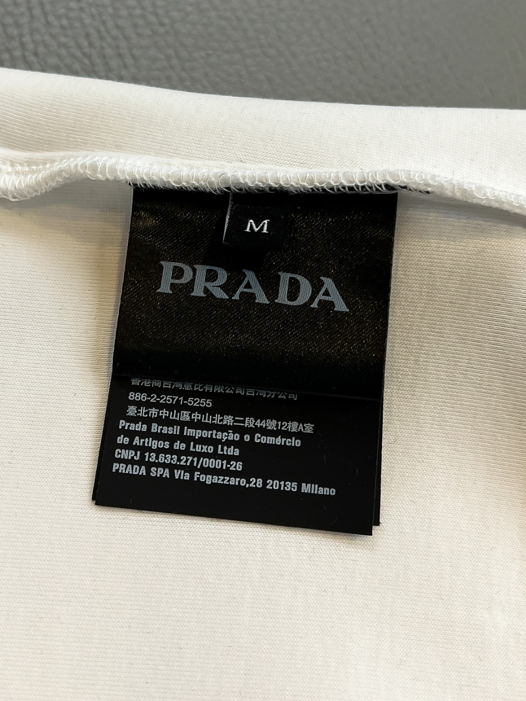   PD 2025早秋男女同款拉链卫衣

舒适轻松运动休闲集一体！经典百搭，打破往年的枯燥乏味更为年轻时