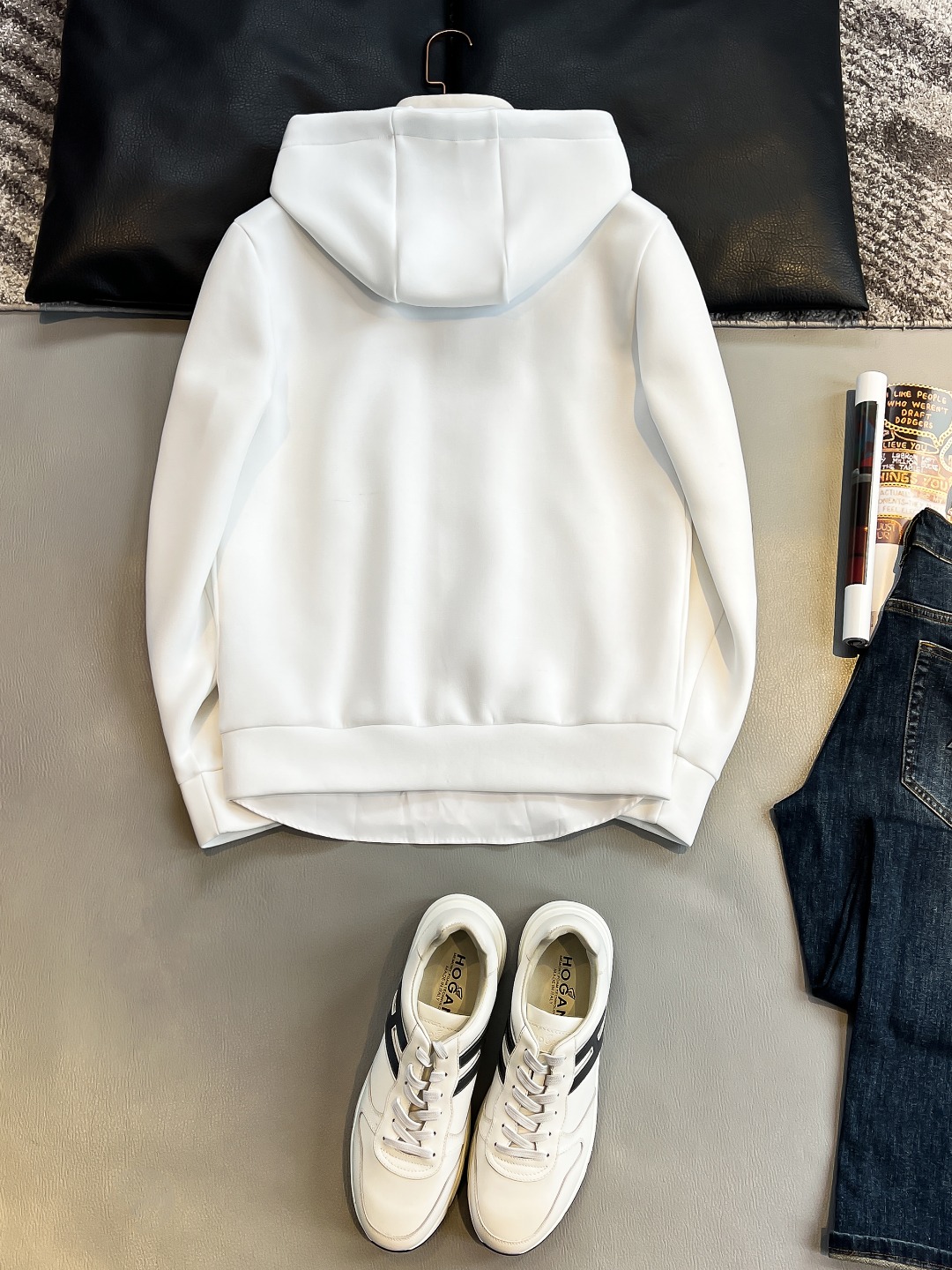   PD 2025早秋男女同款拉链卫衣

舒适轻松运动休闲集一体！经典百搭，打破往年的枯燥乏味更为年轻时