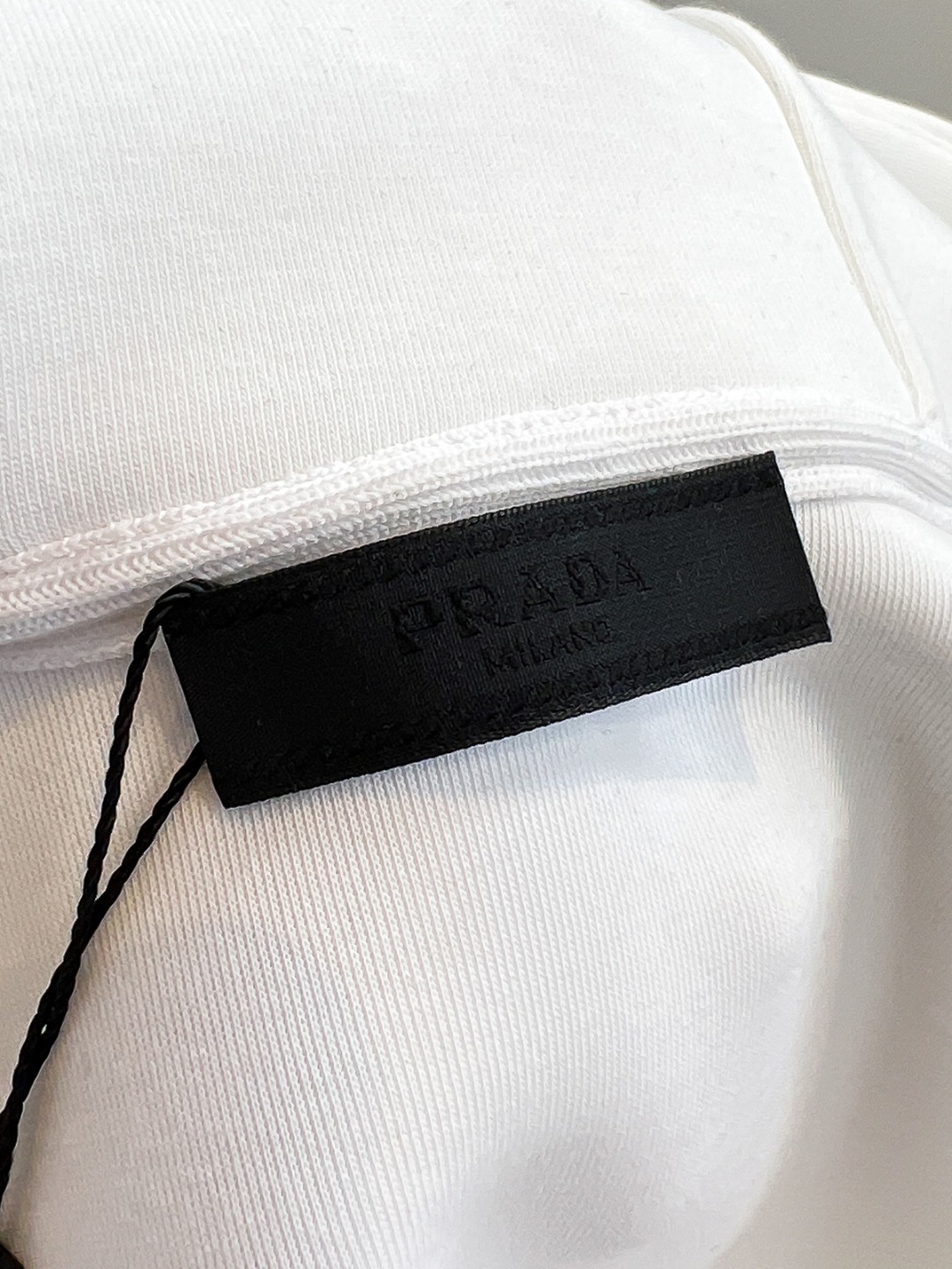   PD 2025早秋男女同款拉链卫衣

舒适轻松运动休闲集一体！经典百搭，打破往年的枯燥乏味更为年轻时