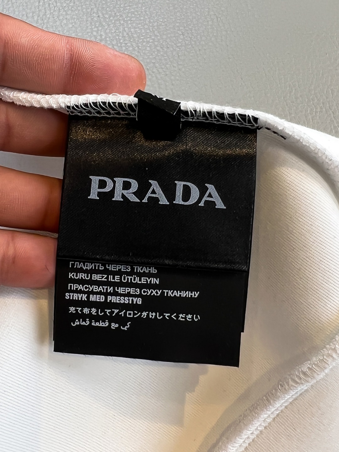   PD 2025早秋男女同款拉链卫衣

舒适轻松运动休闲集一体！经典百搭，打破往年的枯燥乏味更为年轻时