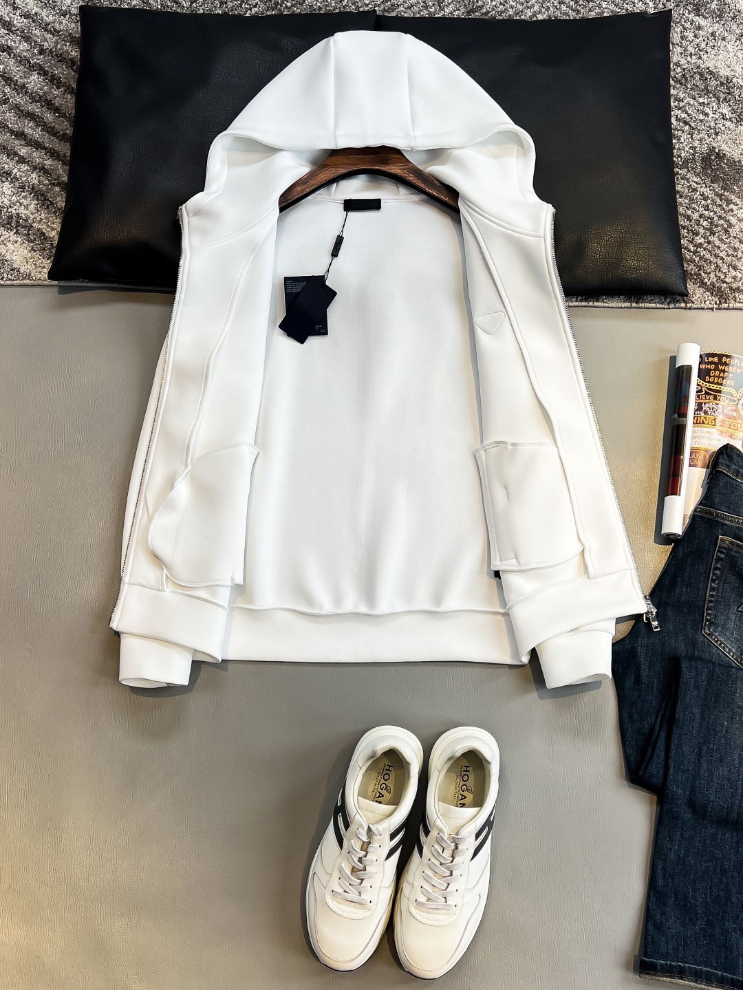   PD 2025早秋男女同款拉链卫衣

舒适轻松运动休闲集一体！经典百搭，打破往年的枯燥乏味更为年轻时