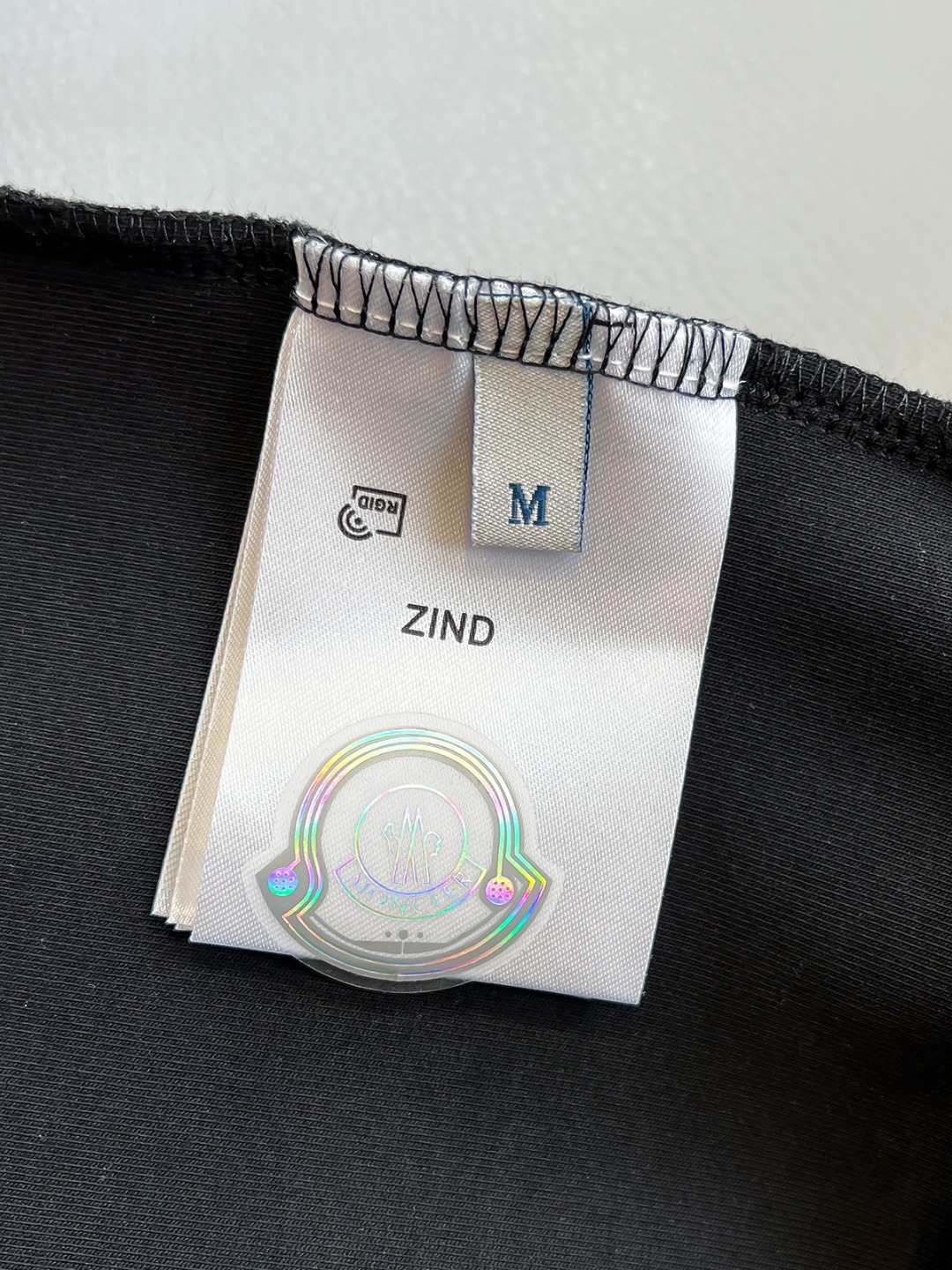   MO 2025早秋男女同款拉链卫衣

舒适轻松运动休闲集一体！经典百搭，打破往年的枯燥乏味更为年轻时