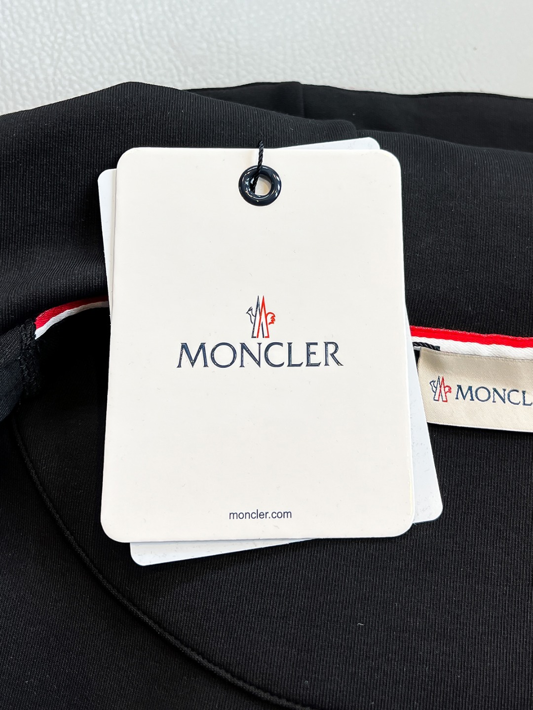   MO 2025早秋男女同款拉链卫衣

舒适轻松运动休闲集一体！经典百搭，打破往年的枯燥乏味更为年轻时