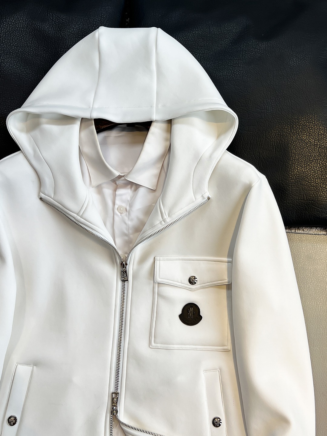   MO 2025早秋男女同款拉链卫衣

舒适轻松运动休闲集一体！经典百搭，打破往年的枯燥乏味更为年轻时