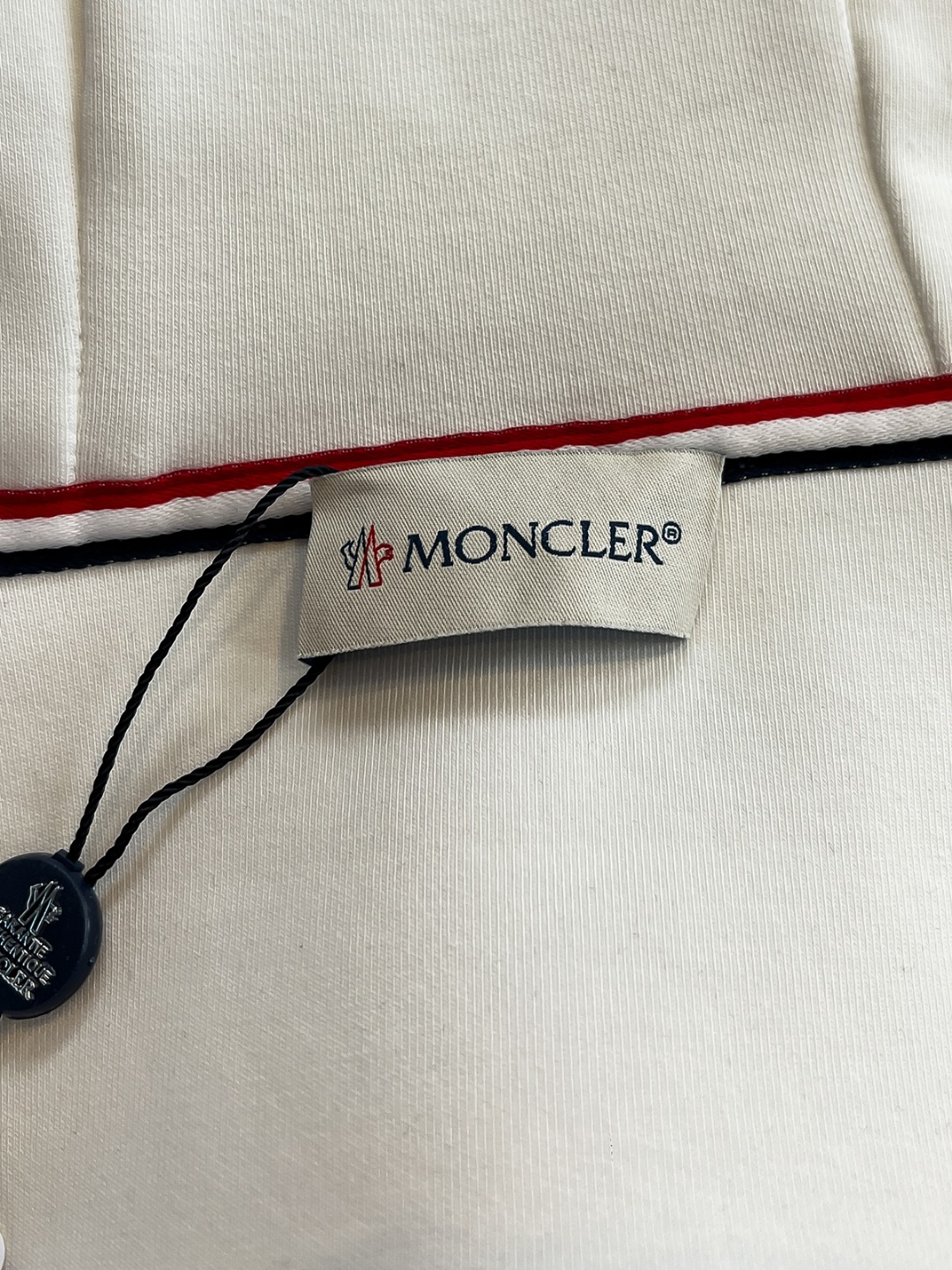   MO 2025早秋男女同款拉链卫衣

舒适轻松运动休闲集一体！经典百搭，打破往年的枯燥乏味更为年轻时