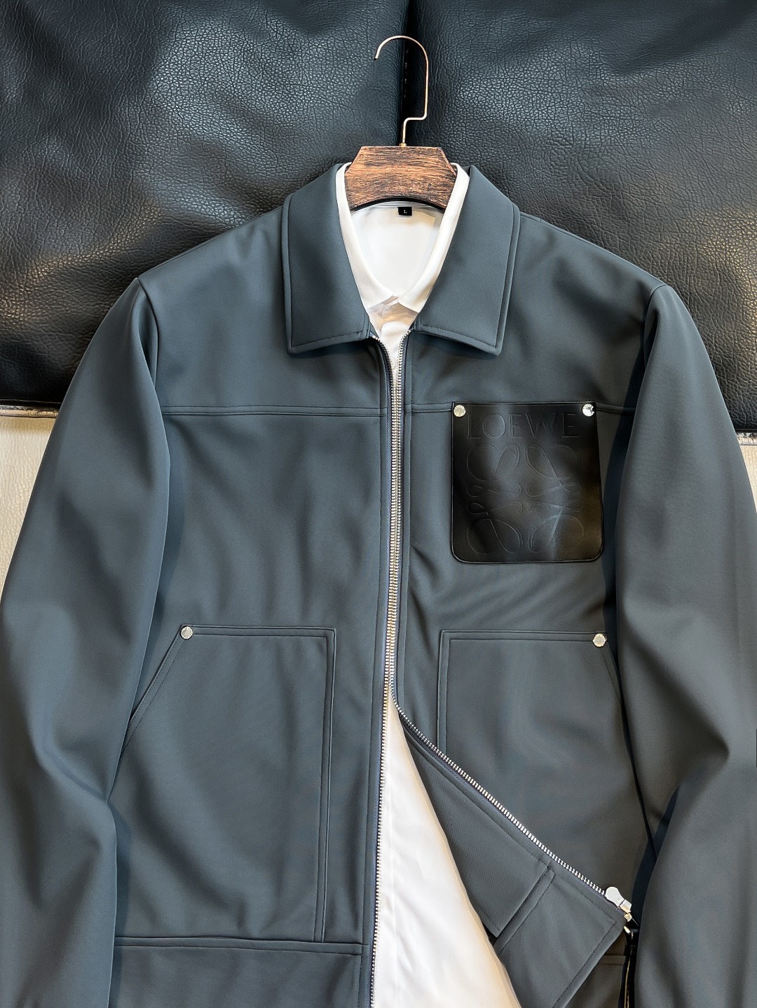   Lo 2025早秋男女同款拉链卫衣

舒适轻松运动休闲集一体！经典百搭，打破往年的枯燥乏味更为年轻时