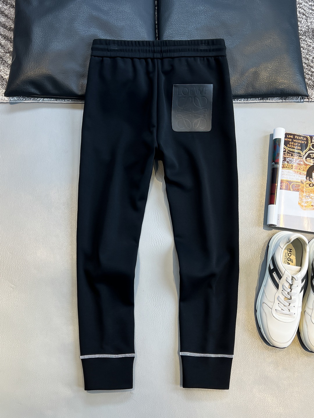 /套  LO 2025早秋男女同款拉链卫衣套装

舒适轻松运动休闲集一体！经典百搭，打破往年的枯燥乏味更