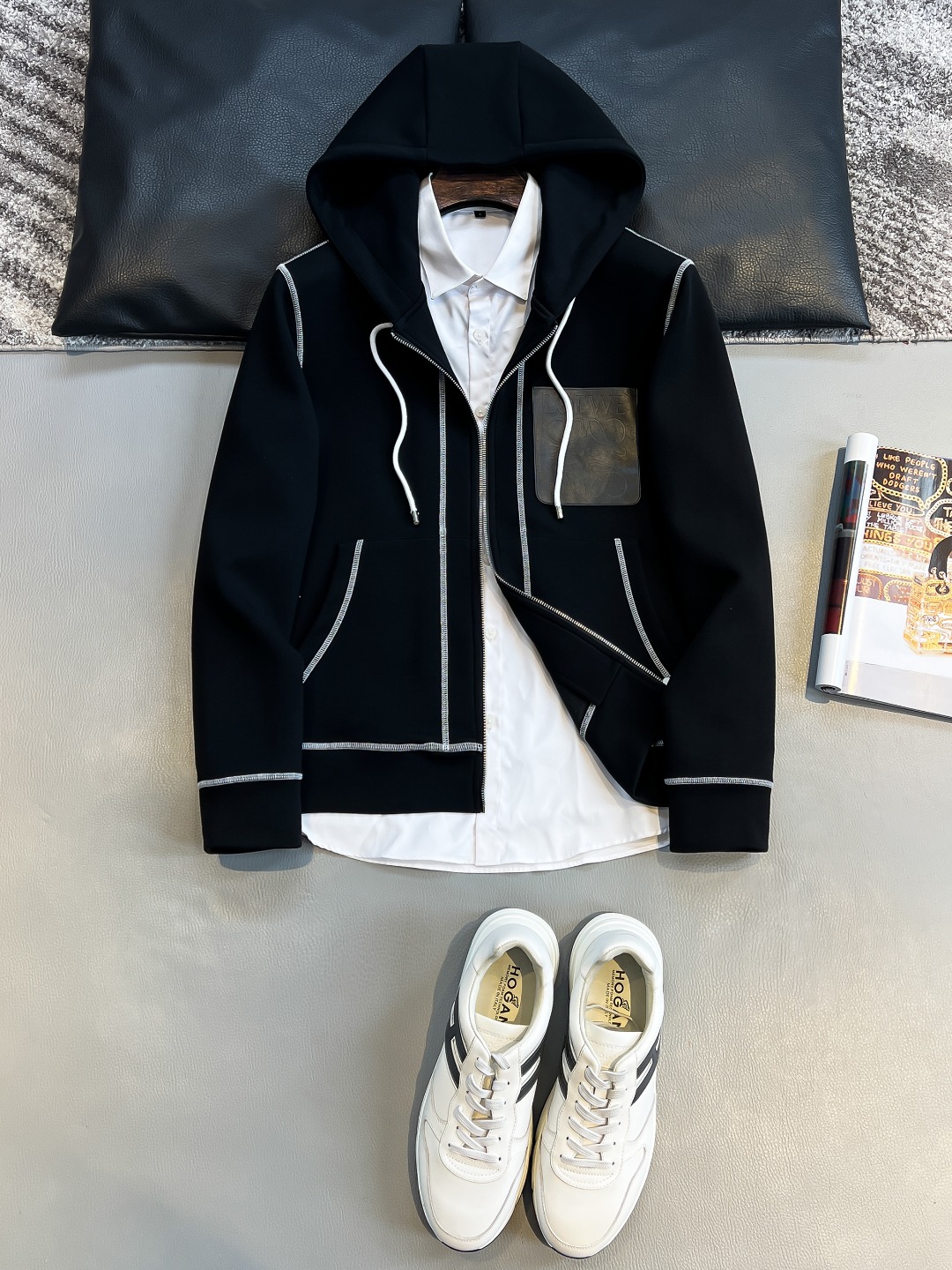 /套  LO 2025早秋男女同款拉链卫衣套装

舒适轻松运动休闲集一体！经典百搭，打破往年的枯燥乏味更