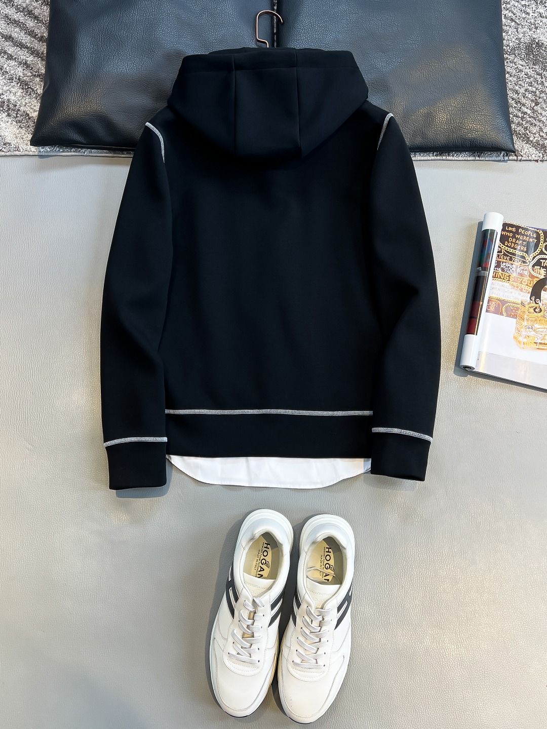 /套  LO 2025早秋男女同款拉链卫衣套装

舒适轻松运动休闲集一体！经典百搭，打破往年的枯燥乏味更