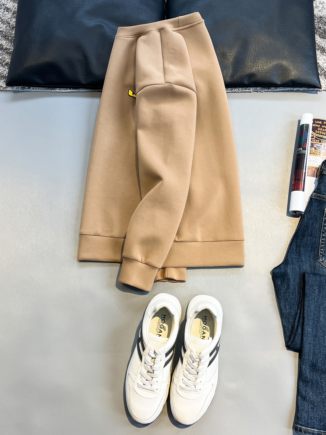   FD# 25秋冬圆领套头卫衣

男女同款时尚休闲套头卫衣衫！贸易公司渠道稀出，领先官网发售！一直都是