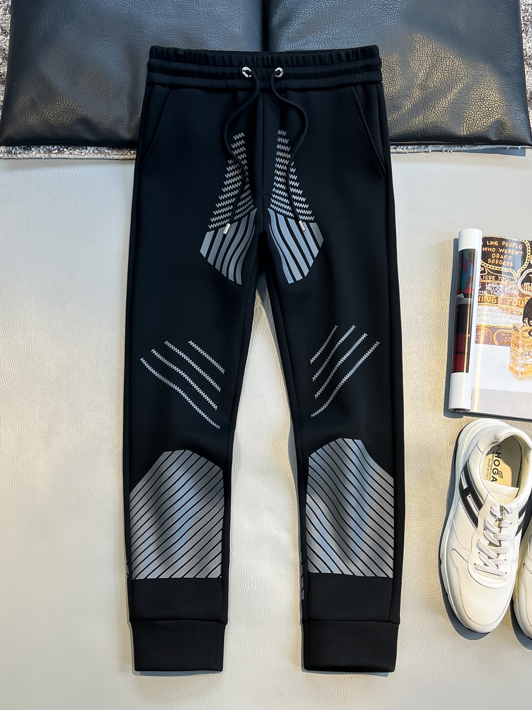 /套  PD 2025早秋男女同款拉链卫衣套装

舒适轻松运动休闲集一体！经典百搭，打破往年的枯燥乏味更