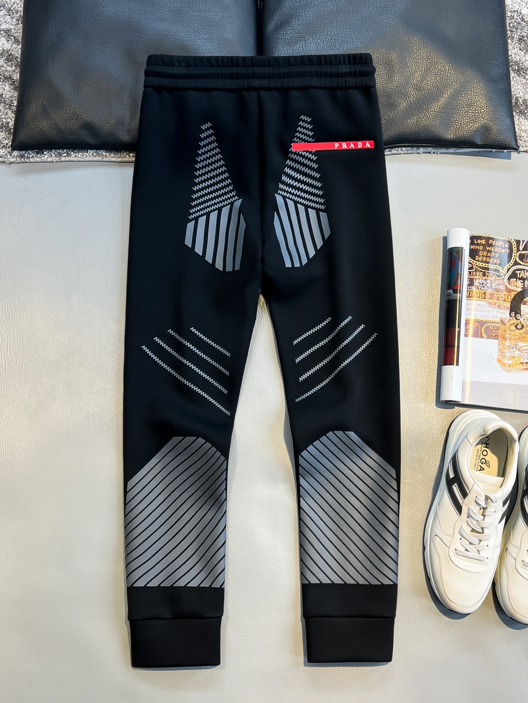 /套  PD 2025早秋男女同款拉链卫衣套装

舒适轻松运动休闲集一体！经典百搭，打破往年的枯燥乏味更