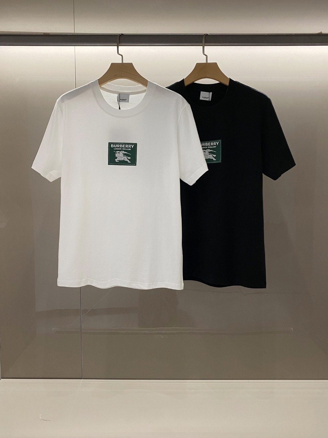 Burberry Kleidung T-Shirt Schwarz Weiß Baumwolle Frühling/Sommer Kollektion Fashion Kurzarm