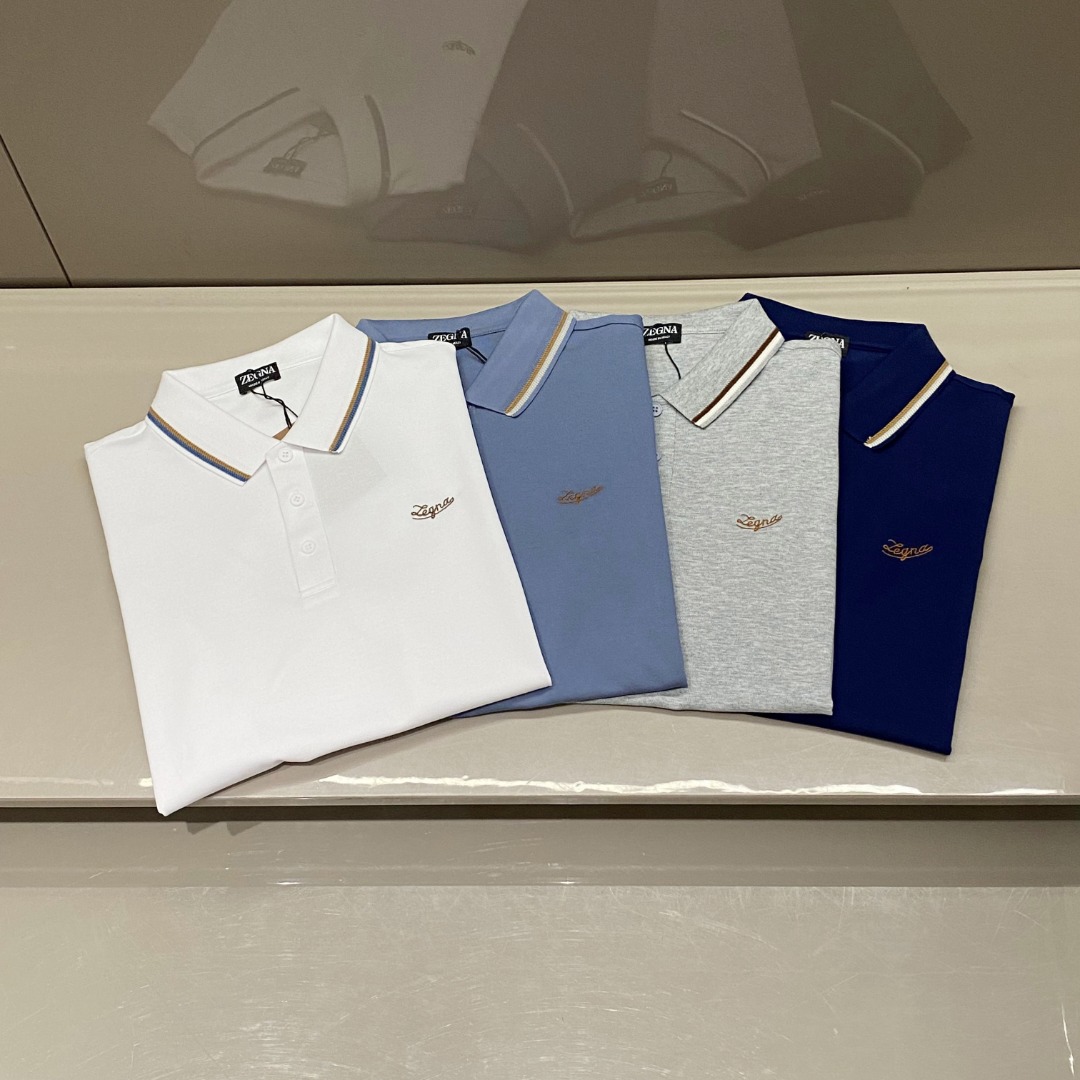 NO:454142,New Products] Top foreign company channel goods, pure blood quality, original Italian production, new spring and summer models, high-end Couture handmade series, perfect reputation product!  !  EZ Home Men's Pearl Floor Cotton Business Casual Short-Sleeve Polo POLO Shirt. A POLO Shirt with excellent quality and fabric craftsmanship is rare on the market. It is rare and cherished. The style continues EZ Home's minimalist and normal design, bringing the route of mature, elegant and capable to the extreme, both solemn and harmonious, restrained, implicit and steady, full of unique charm and style, combining fashion and temperament!  Customers supply high-end materials imported from Egypt, selected high-quality long-length cotton raw materials in the Nile area, and were made by Italian century-old workshops. They are extremely luxurious and special materials, with excellent fabric properties, delicate and natural mesh structure. After washing, the texture becomes more affinity, and the comfort and breathability are perfect. The touch experience is self-evident, and the ultimate luxury enjoyment!  The details are exquisite and exquisite, showing the quality everywhere. The chest is decorated with an iconic brand embroidery logo, which is very exquisite and pleasing. It is a soul-like close-up. The collar and cuffs are embellished with contrasting color craftsmanship, which is fashionable and elegant, and the upper body is capable and full of energy!  The color matching is light and versatile, and each color can interpret a unique styling effect. It highlights temperament and taste. It is a polo POLO shirt that perfectly combines business and leisure in the city!  Color white gray light blue dark blue Size 48 50 52 54 56 Size data 48: bust 98cm-shoulder width 44cm-coat length 67cm-sleeve length 19.5cm 50: bust 102cm-shoulder width 45cm-coat length 68cm-sleeve length 20cm 52: bust 106cm-shoulder width 46cm-coat length 70cm-sleeve length 20.5cm 54: bust 110cm-shoulder width 47cm-coat length 72cm-sleeve length 21cm 56: bust 114cm-shoulder width 48cm-coat length 73cm-sleeve length 21cm, T-shirt, alexander wang19860909新品】顶级洋行渠道货,纯正血统品质,意大利原厂出品,年春夏新款,高端Couture手工系列,完美口碑化产物！！EZ家男士珠地棉商务休闲短袖马球POLO衫.品相与面料工艺都极为拔尖的一款POLO衫,市面稀罕少见,且遇且珍惜,风格仍延续EZ家极简常态化的设计,将轻熟优雅干练的路线发挥到极致,亦庄亦谐,内敛含蓄稳重,充满独特魅力格调,集时髦与气质于一身！客供埃及进口高级物料,甄选尼罗河区域光照极好的上等长绒棉花原料,经过意大利百年工坊定织定染而成,极为奢华特殊的材质,面料属性皆为上乘,网眼结构细腻自然,经过水洗后,肌理变得更具亲和力,舒适性与透气性完美兼备,触感体验不言而喻,奢华极致享受！细节精湛考究,处处尽显品质感,胸前饰有标志性品牌刺绣标识,非常精致讨巧,属于灵魂式的特写,领部与袖口运用撞色工艺点缀,时髦优雅且减龄,上身干练且精神气十足！配色轻熟百搭,每色都可诠释出别具一格的造型效果,非常凸显气质和品位的一款马球POLO衫,都市高端精英商务与休闲完美兼备！ 颜色白色 灰色 浅蓝色 深蓝色 尺码48 50 52 54 56 尺码数据 48码:胸围98cm-肩宽44cm-衣长67cm-袖长19.5cm 50码:胸围102cm-肩宽45cm-衣长68cm-袖长20cm 52码:胸围106cm-肩宽46cm-衣长70cm-袖长20.5cm 54码:胸围110cm-肩宽47cm-衣长72cm-袖长21cm 56码:胸围114cm-肩宽48cm-衣长73cm-袖长21.5cm,,T-shirt,alexander wang,Men's clothing