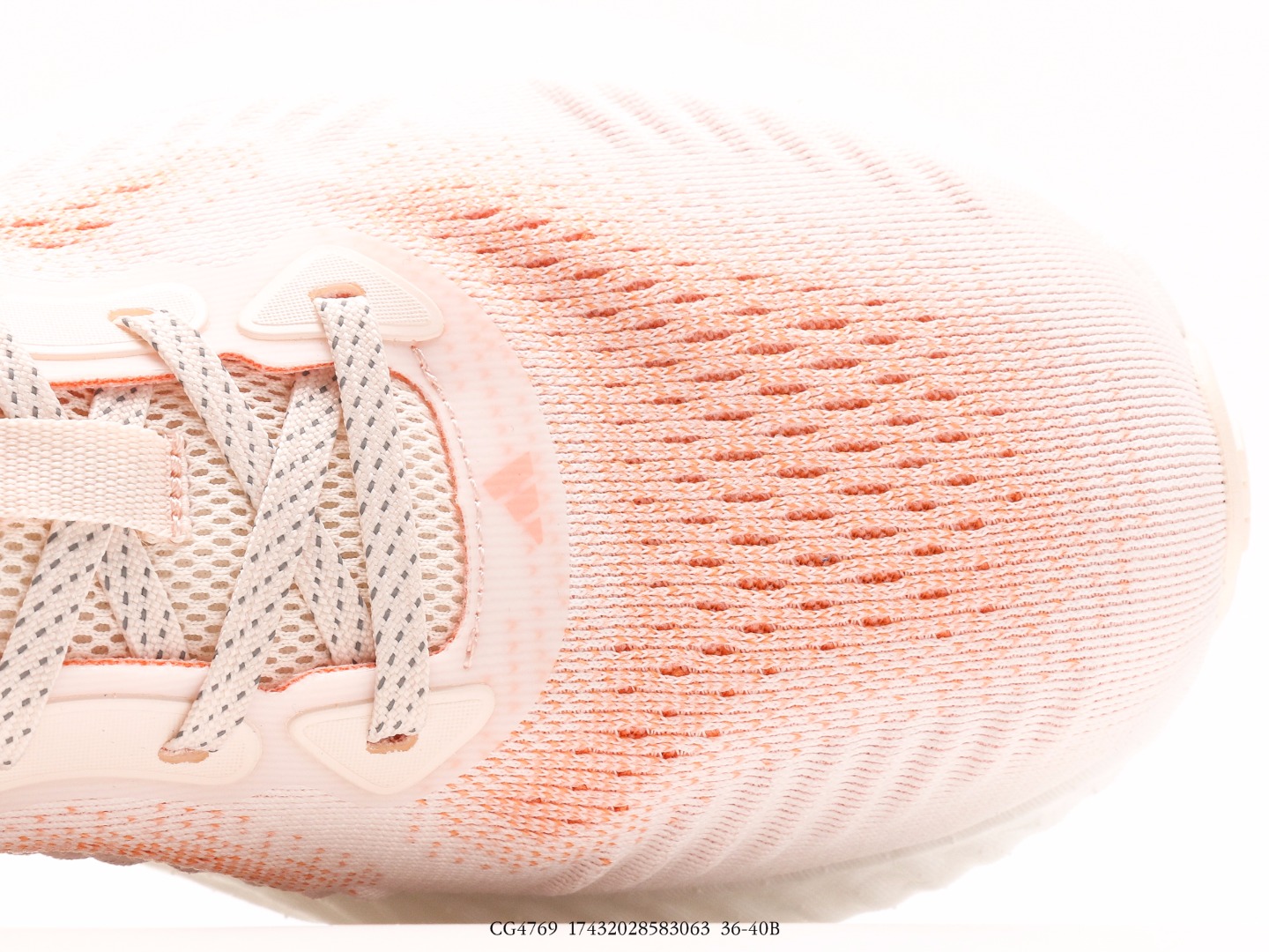 AlphaBounce Beyond m 休闲跑步鞋 热‮合融‬多层绒布的结合 外‮马加‬牌大底 原‮原盒‬装 正确高弹轻量MD 9