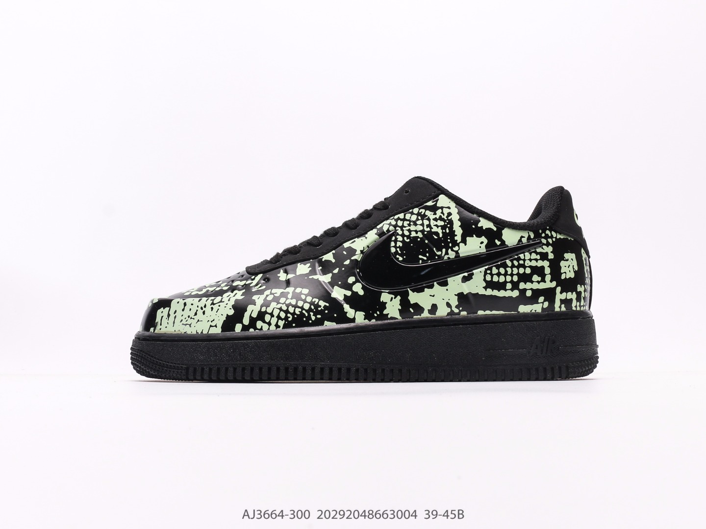 Nike Nike AIR FORCE 1'07 Air Force One lowtop versátil casual trainer. Una amortiguación suave y fle