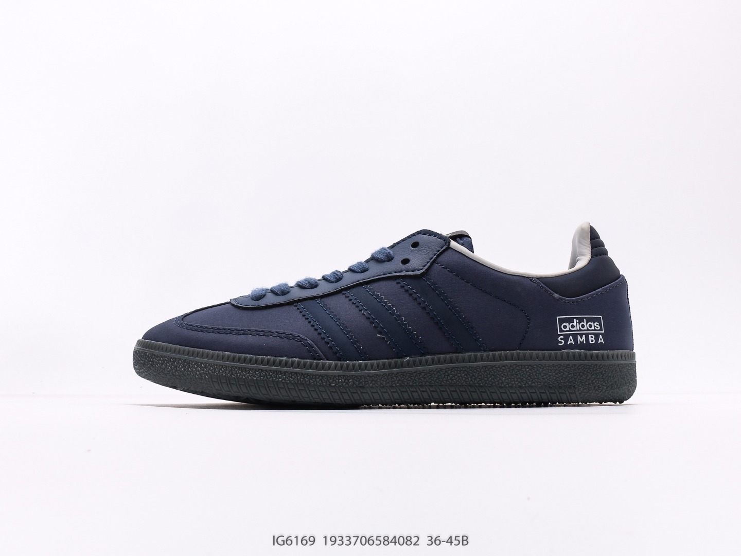 Adidas AD Original Samba OG Vintage Classic Lightweight Cricket Shoe Esta samba muestra artesanía de