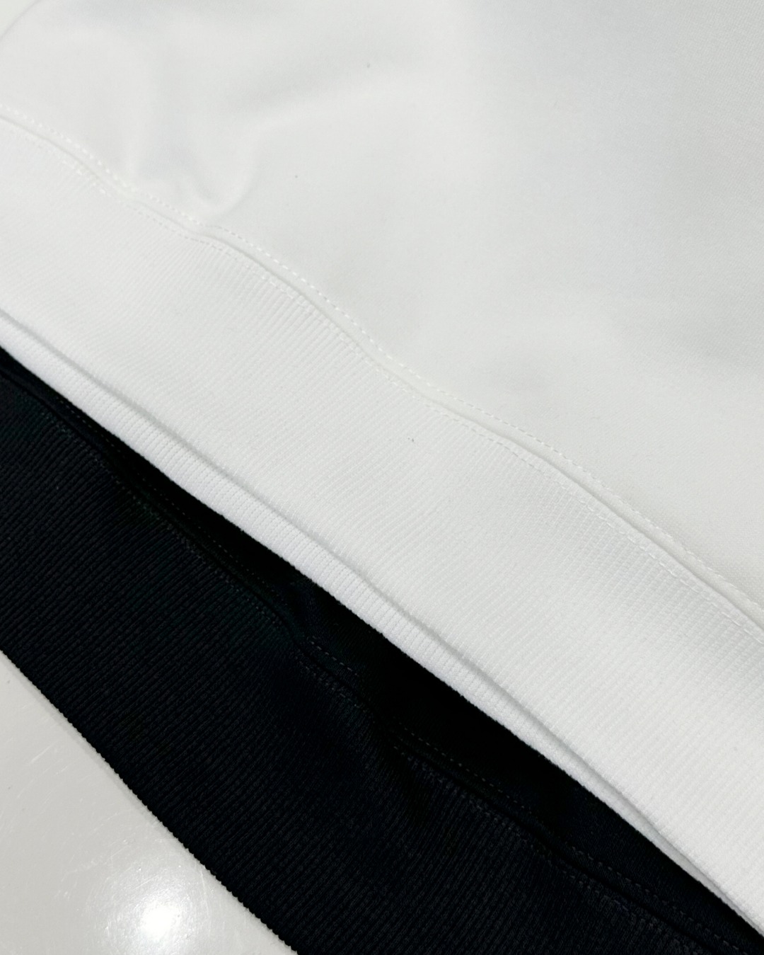 100💰
ARC‘TERYX 始祖鸟棋盘格新款春秋季新款纯棉针织圆领卫衣
🚚🚚外贸订单,出口老美尾单几百件售完无补!!无论是内搭还是外穿都非常nice!!
原料采用国产新疆长绒棉360g面料,质地柔软,透气性和延展性都非常好!!细节做工非常优秀,无论是螺纹还是封边做工都非常平整丝滑!!
M适合身高155-165体重100斤以内
L适合身高165-170体重100-125斤
XL适合身高170-175体重130-155斤
XXl适合身高175-180体重155-180斤
3XL适合身高180-185体重180-200斤