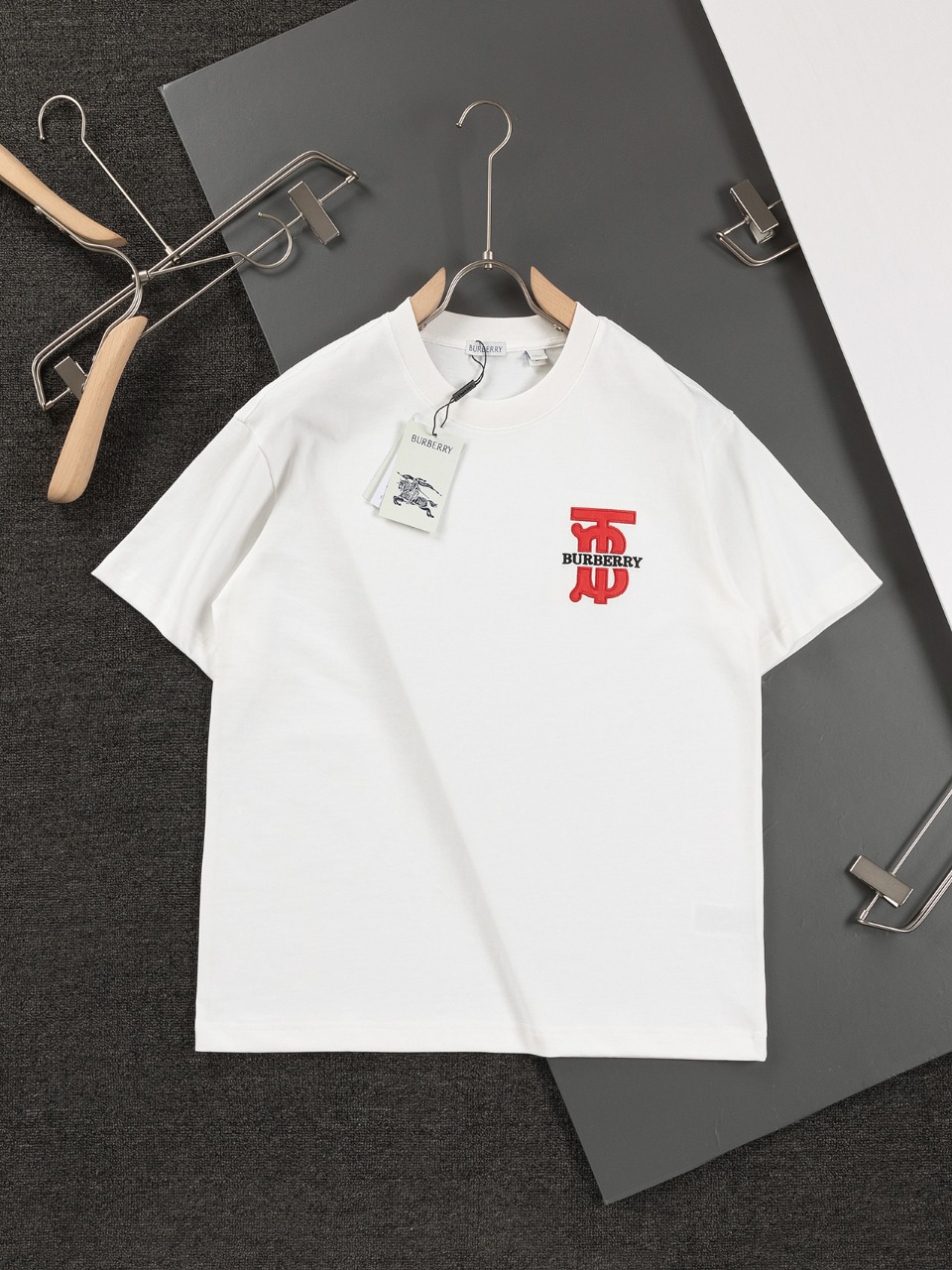 BBR estilo ligeramente holgado S-XL, la última y más alta calidad, camiseta de manga corta con letras BT bordadas en el…