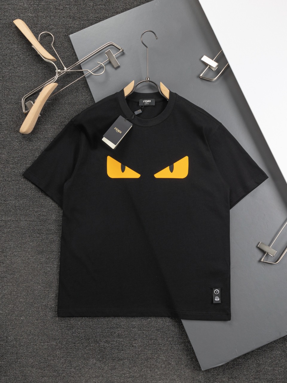 FD doble F ojos amarillos camiseta de manga corta pequeño monstruo • FENDI/Fendi marca de moda de alta calidad clásica …